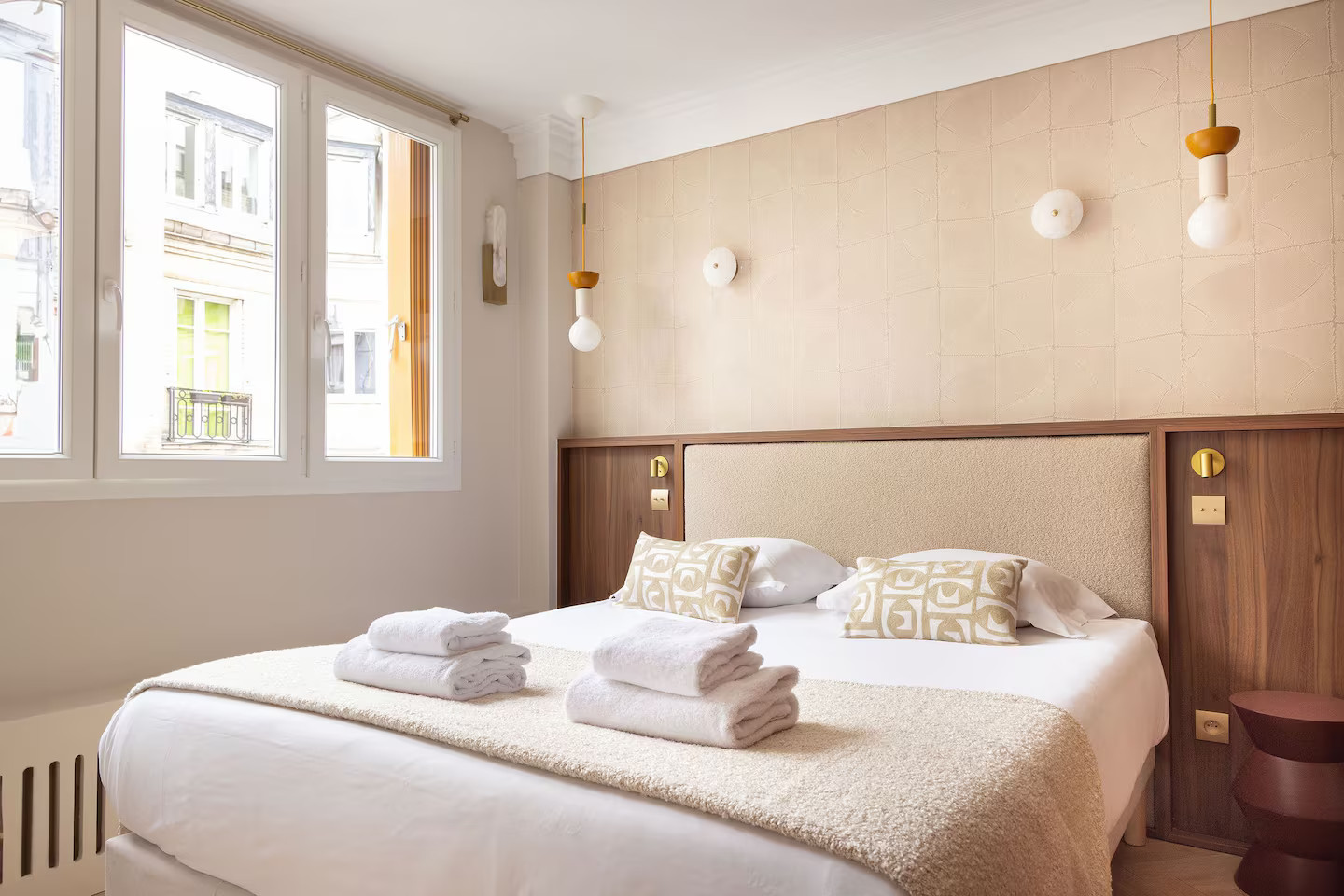 chambre noyer appartement 42m2 Paris