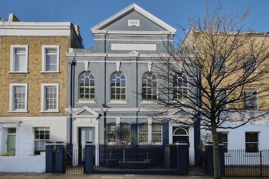 façade maison de ville Londres dans ancienne chapelle du 19e siècle façade maison de ville Londres dans ancienne chapelle du 19e siècle
