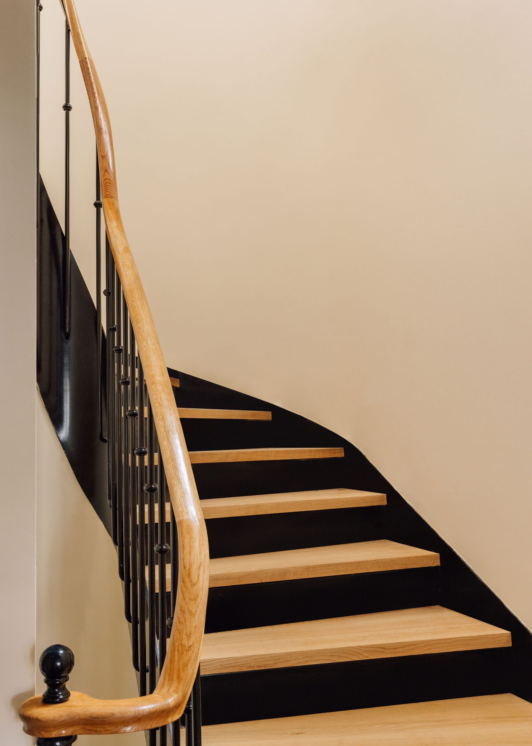 escalier bois le Jardin de Verre Photo : © Francisco Nogueira