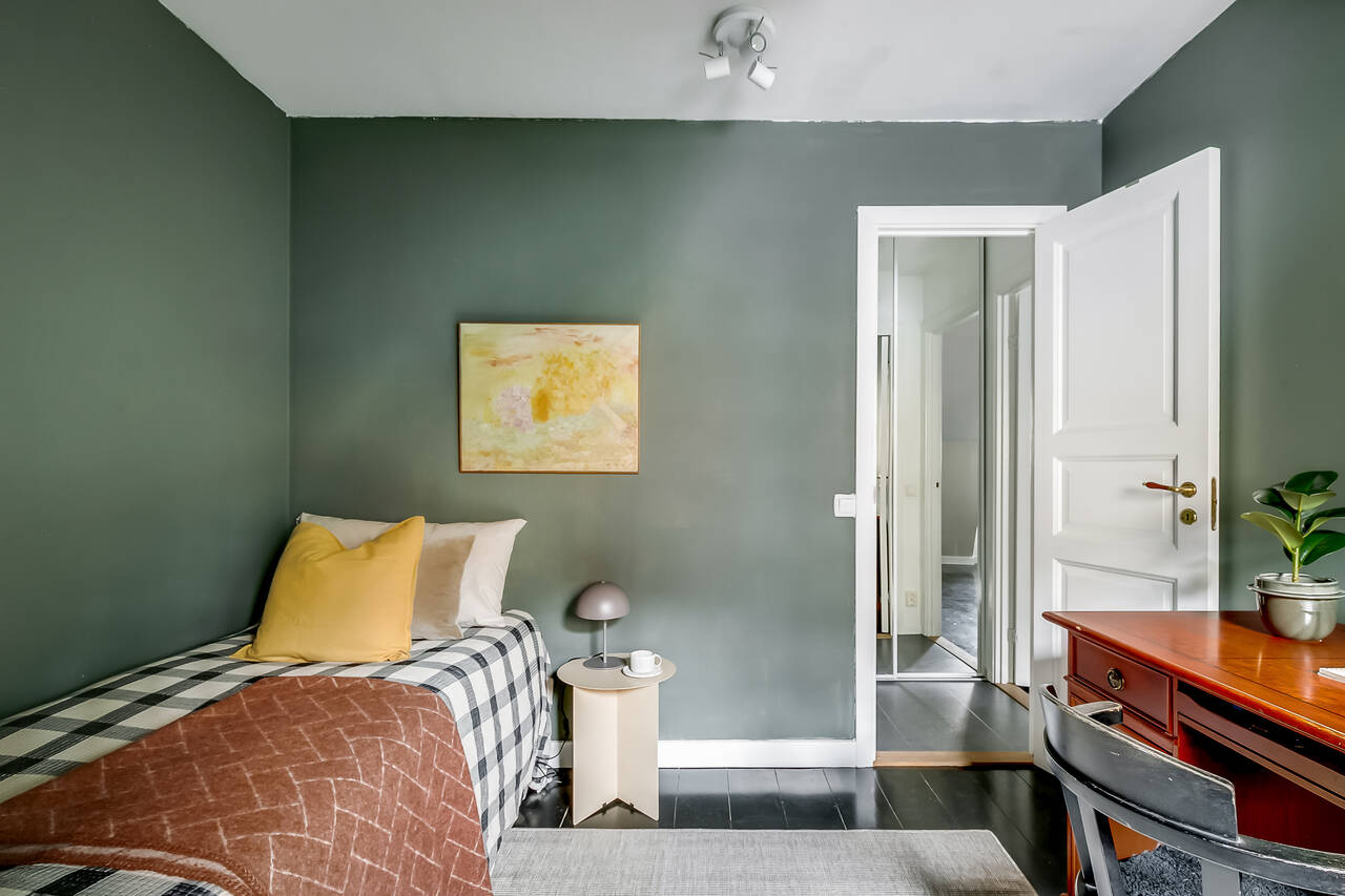 chambre mansardée verte
