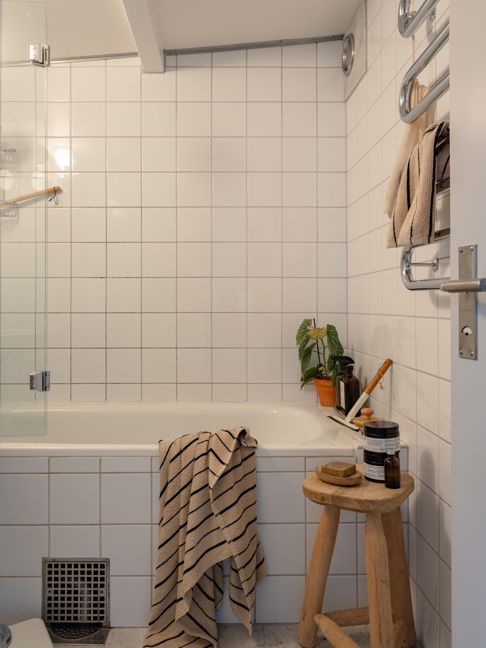 salle de bain blanche