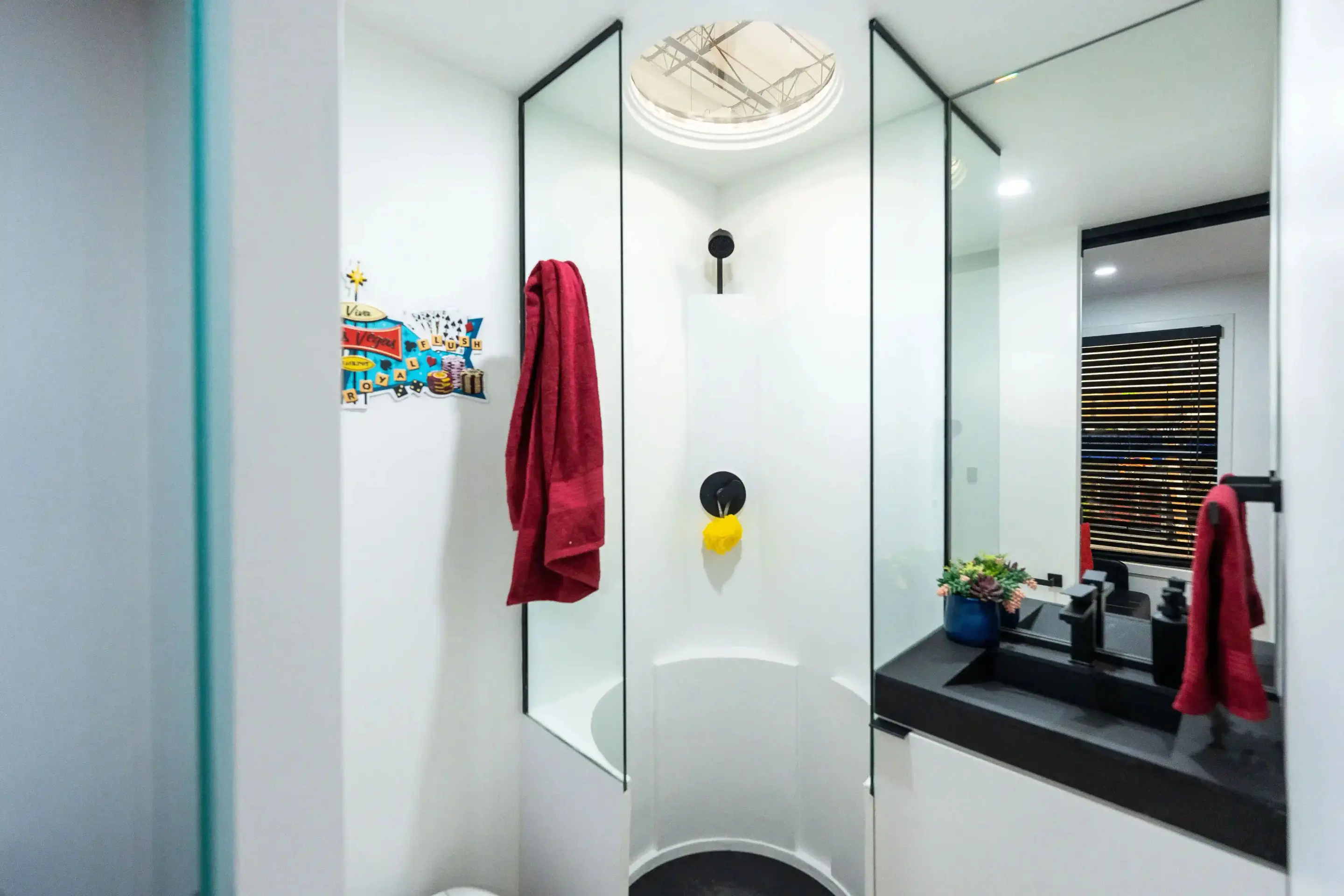 salle de bain mini maison Boxabl 11m2 salle de bain mini maison Boxabl 11m2