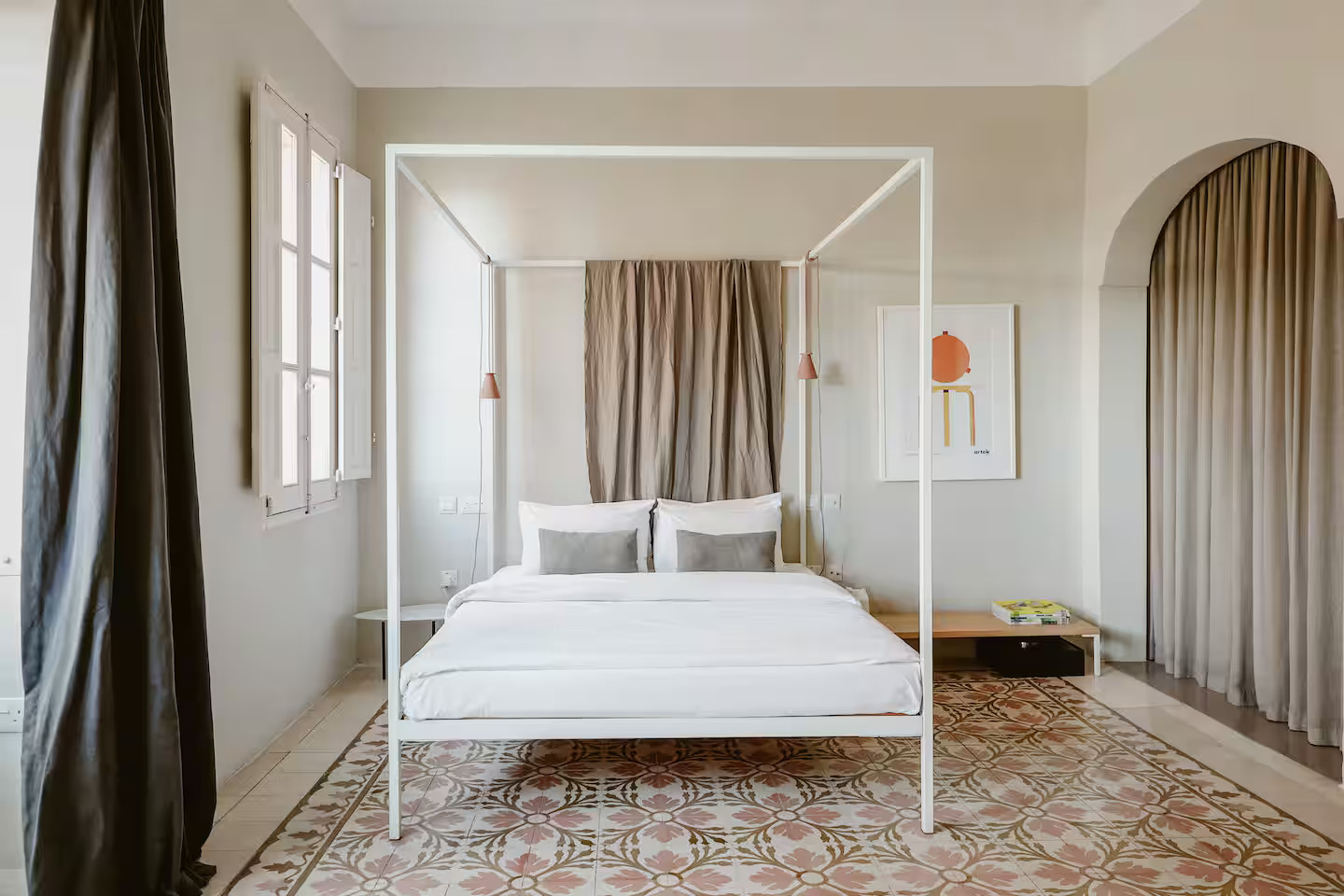 studio 30m2 côté chambre lit à baldaquin studio 30m2 côté chambre lit à baldaquin