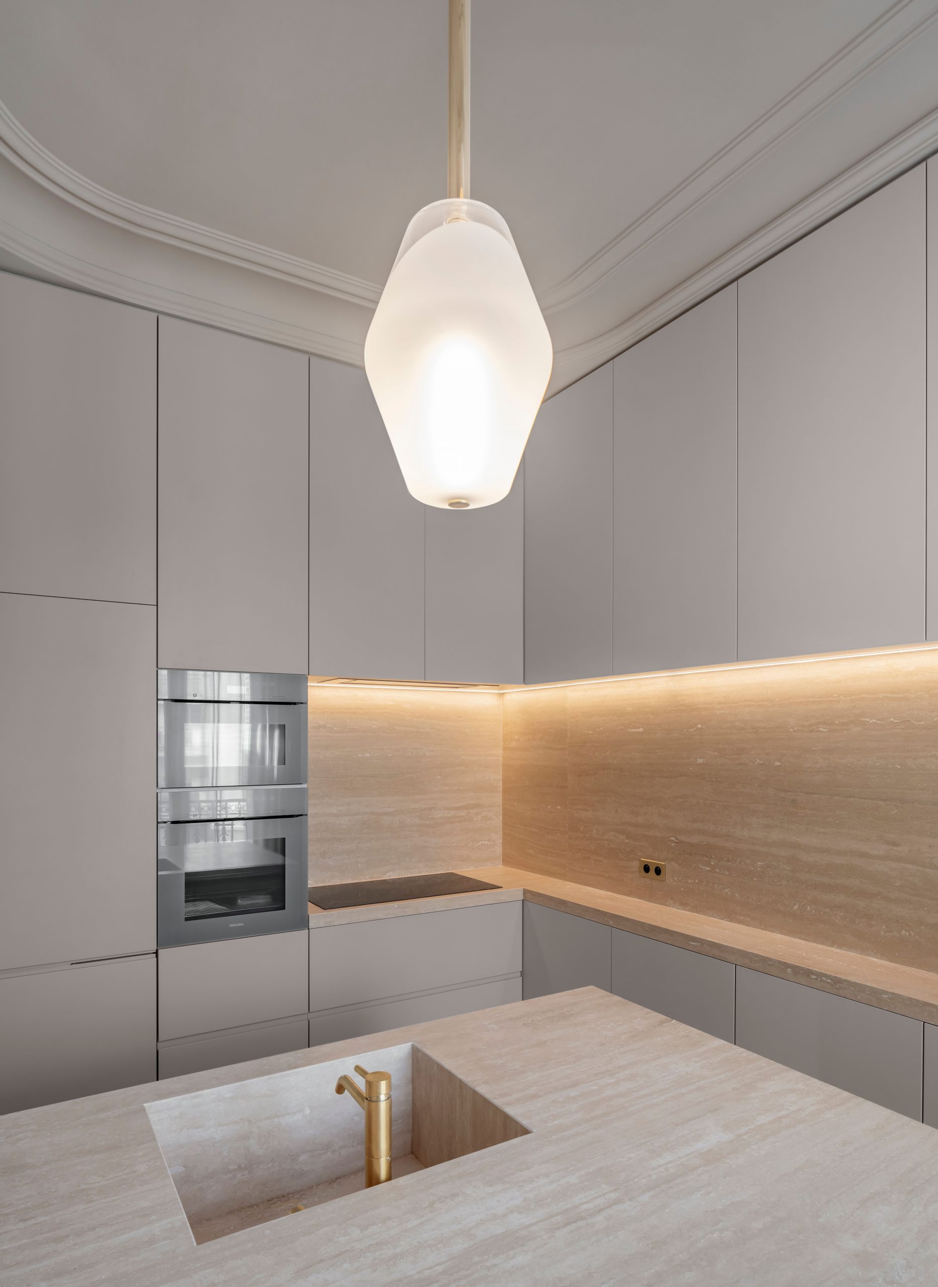 cuisine design grise plan de travail travertin cuisine design grise plan de travail travertin
