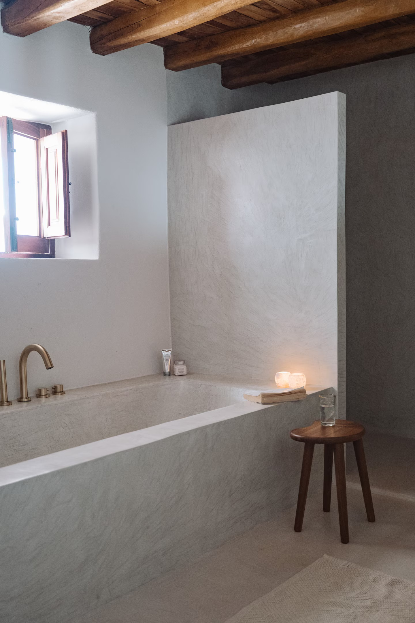salle de bain avec poutres salle de bain avec poutres