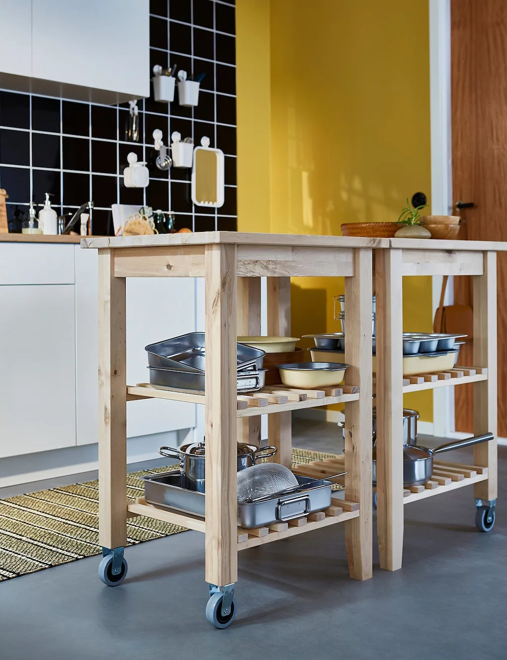 cuisine blanche mur jaune
