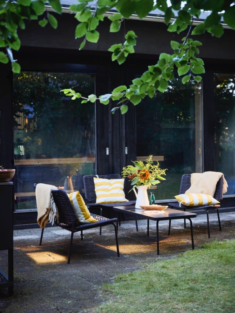 terrasse avec mobilier IKEA catalogue outdoor 2025