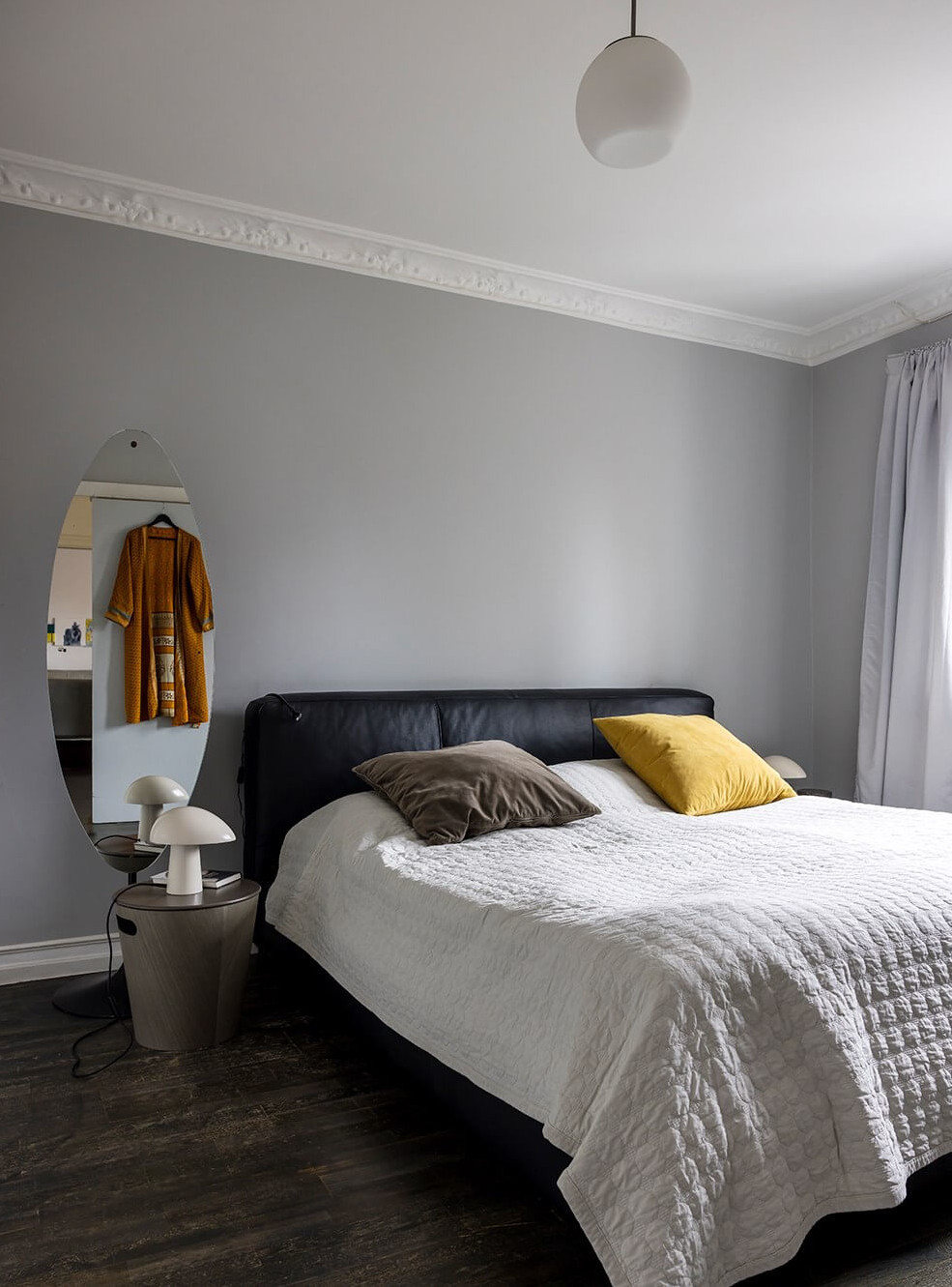 chambre avec moulures mur gris chambre avec moulures mur gris