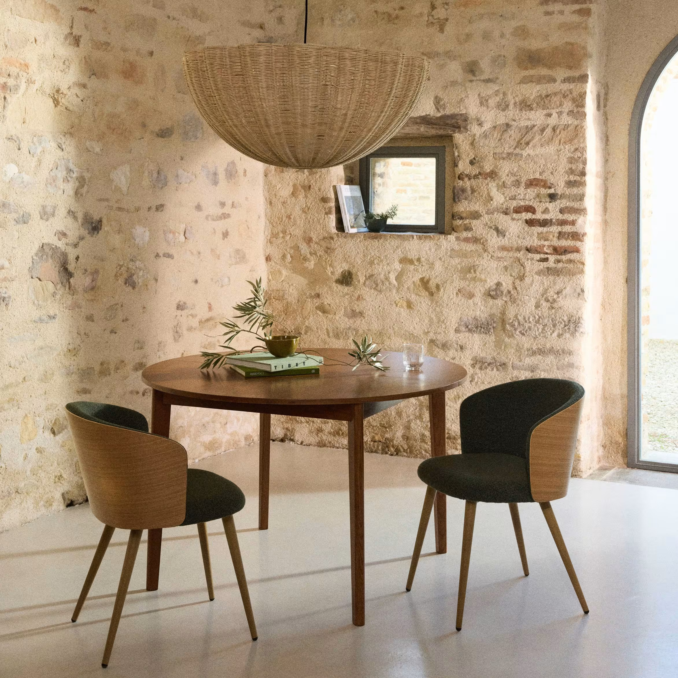 salle à manger murs pierres catalogue Maisons du Monde 2025 salle à manger murs pierres catalogue Maisons du Monde 2025