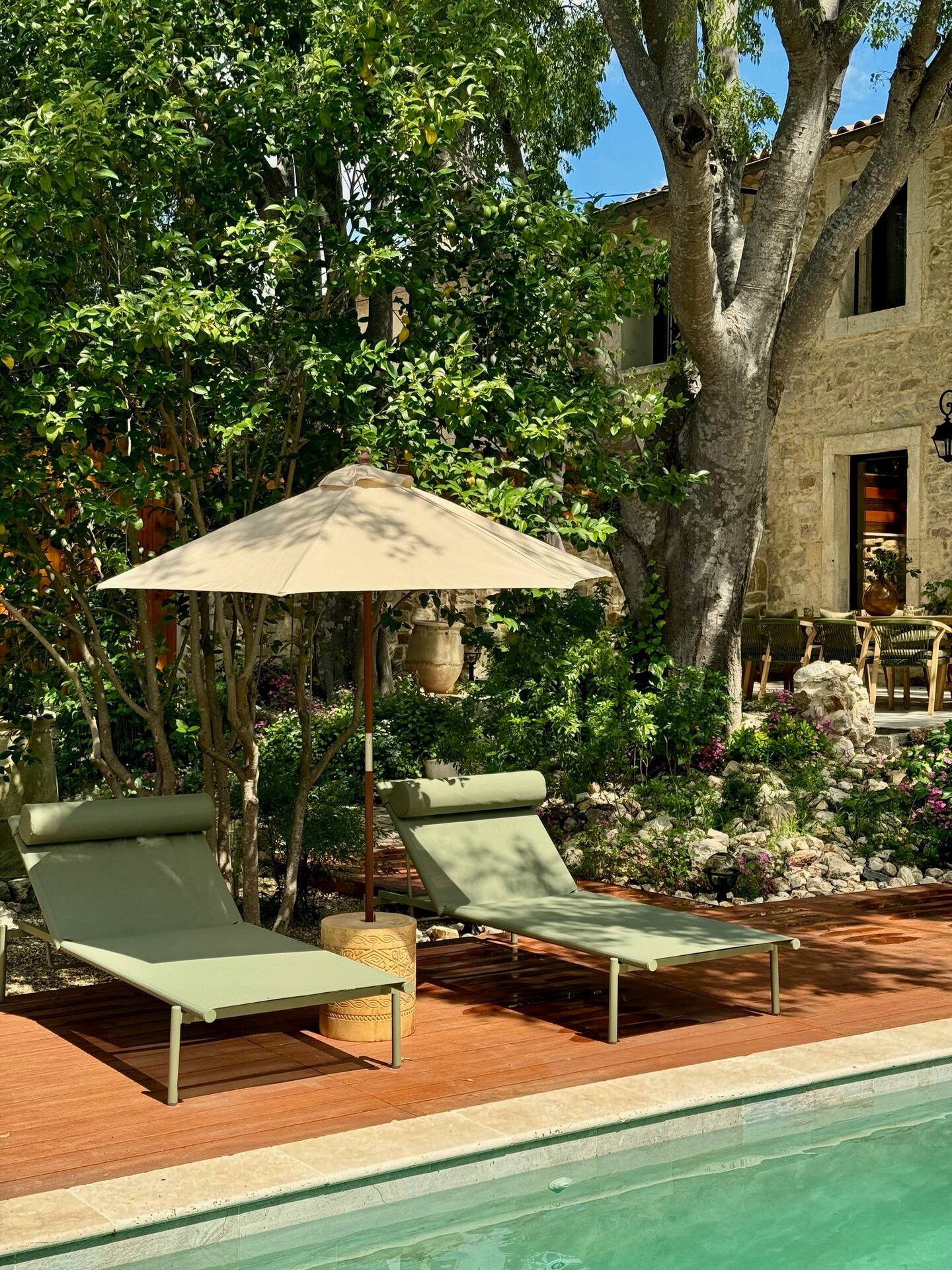 jardin avec piscine Mas Revive Grabels