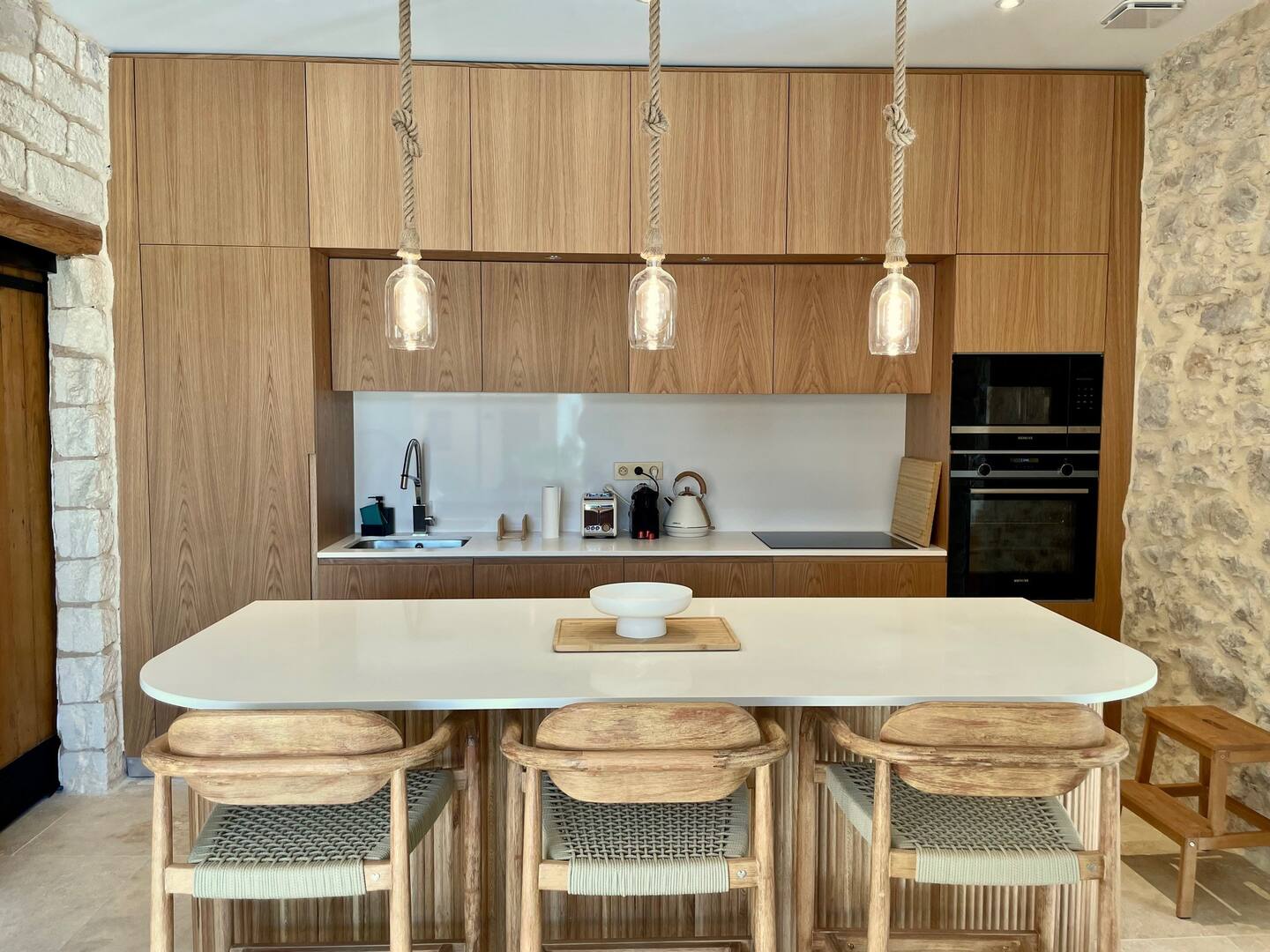 cuisine maison en pierres Mas Revive Grabels