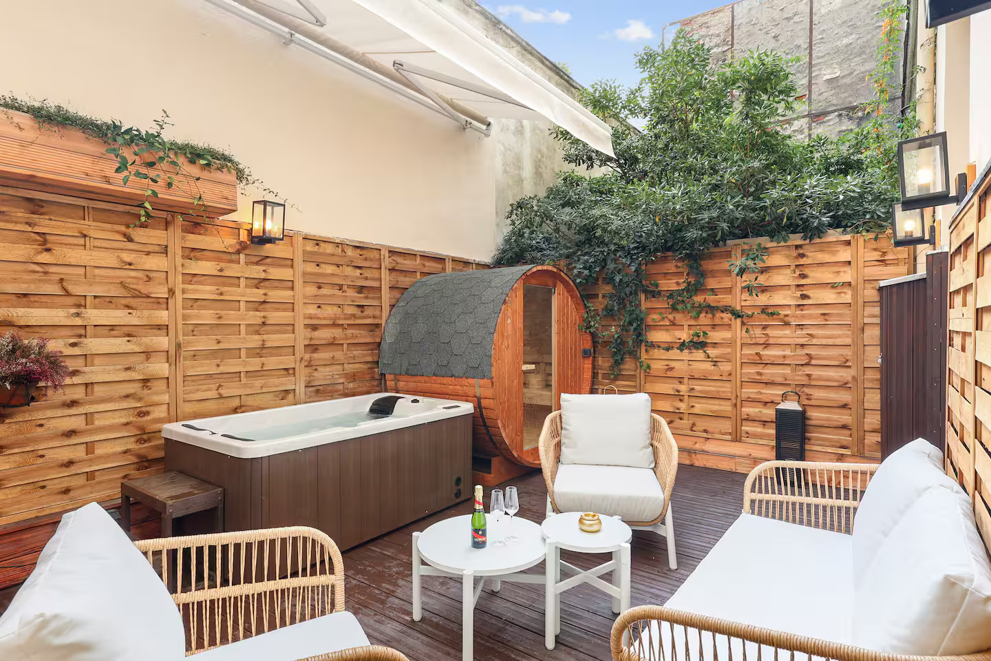 terrasse avec jacuzzi et sauna appartement Paris