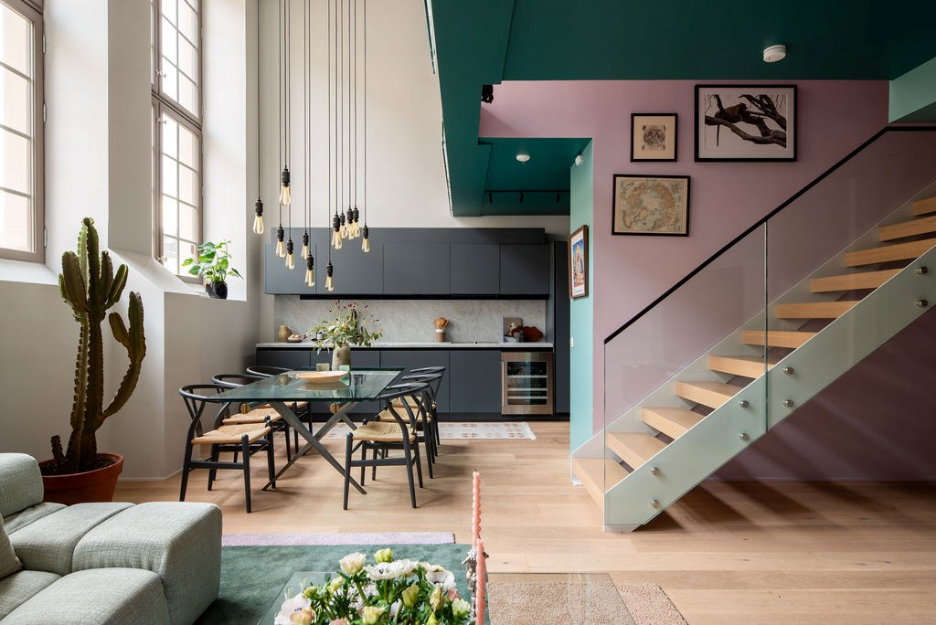 salon cuisine et salle à manger double hauteur duplex 100m2 décoration design