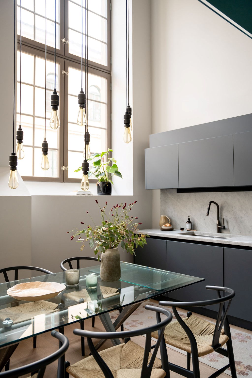 cuisine et salle à manger double hauteur duplex 100m2 décoration design