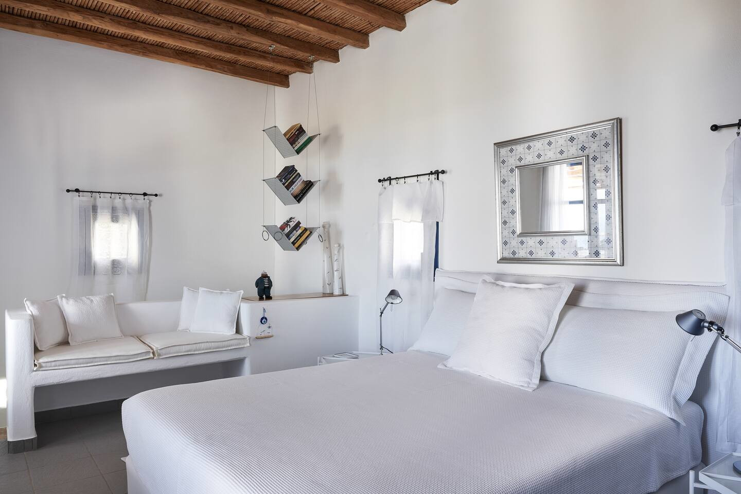 chambre avec poutres villa Agnanti chambre avec poutres villa Agnanti