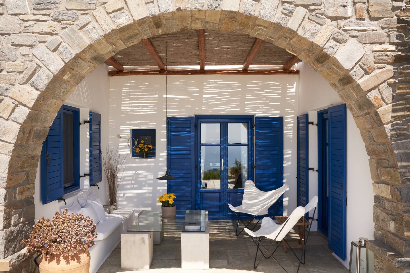 terrasse pierres maison avec piscine à Paros villa Agnanti terrasse pierres maison avec piscine à Paros villa Agnanti