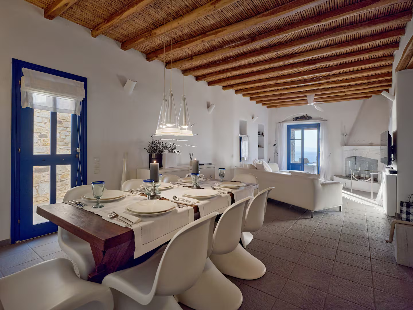 salon et salle à manger maison avec piscine à Paros villa Agnanti salon et salle à manger maison avec piscine à Paros villa Agnanti