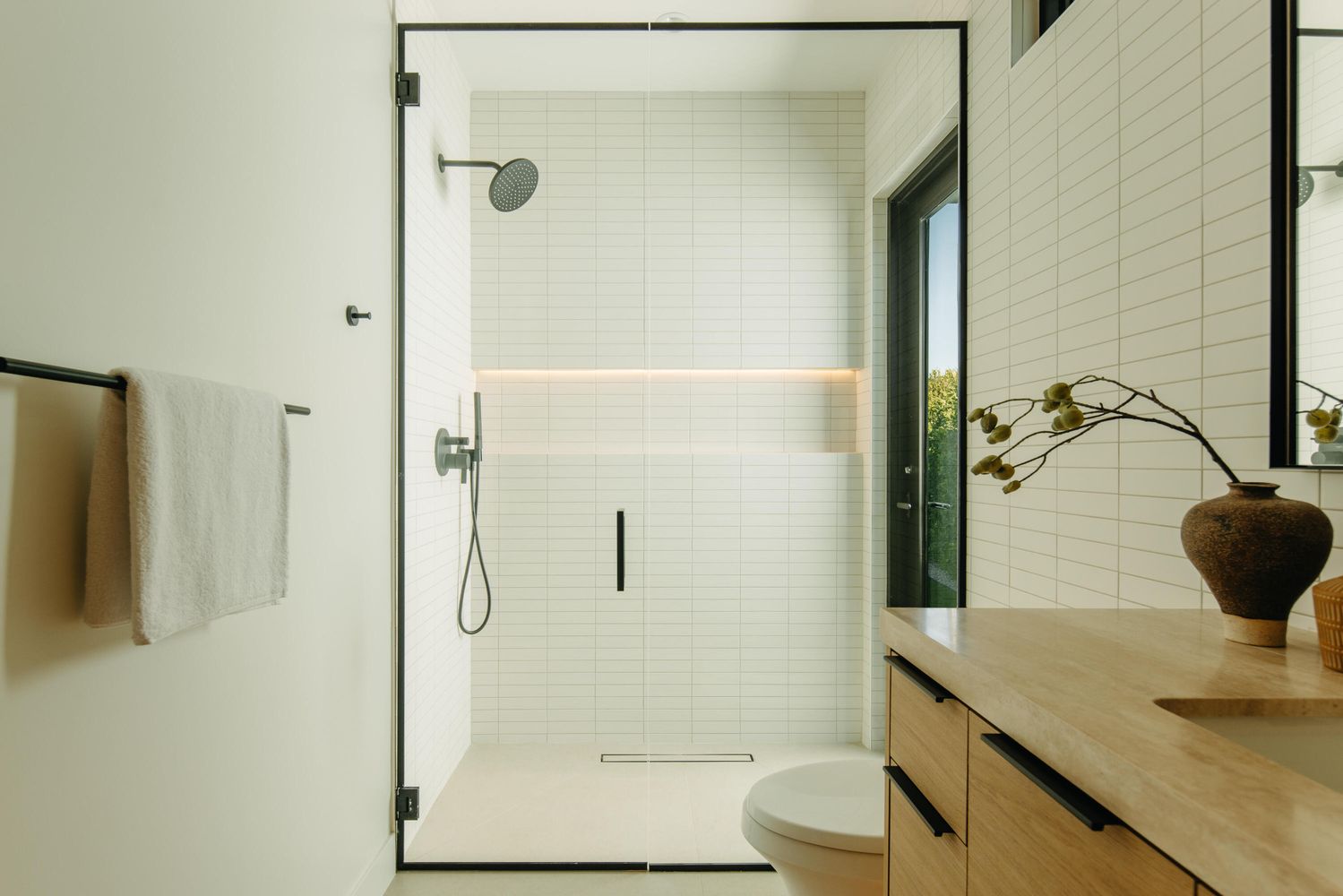 salle de bain avec grande douche à l salle de bain avec grande douche à l'italienne