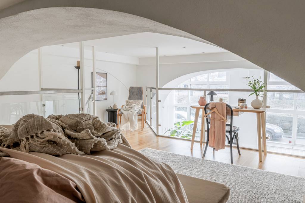 chambre sur mezzanine garde-corps vitré