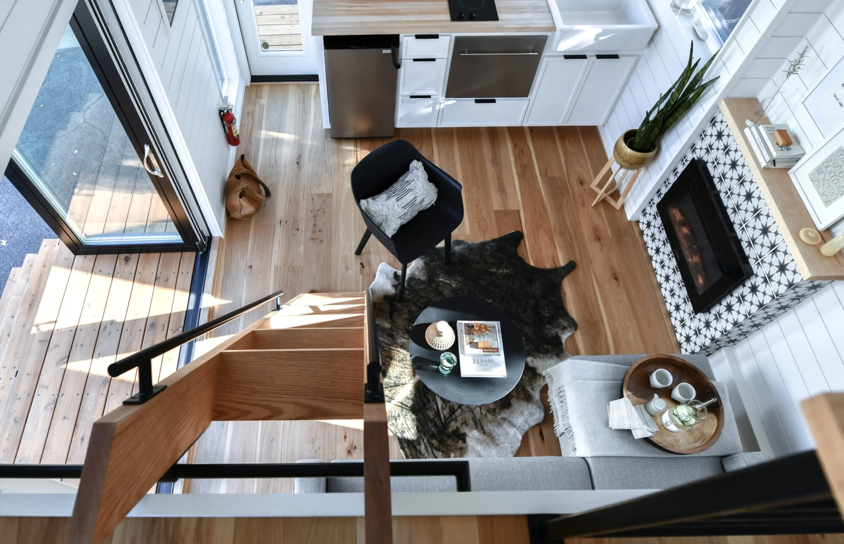 salon avec mezzanine tiny house 23m2 salon avec mezzanine tiny house 23m2
