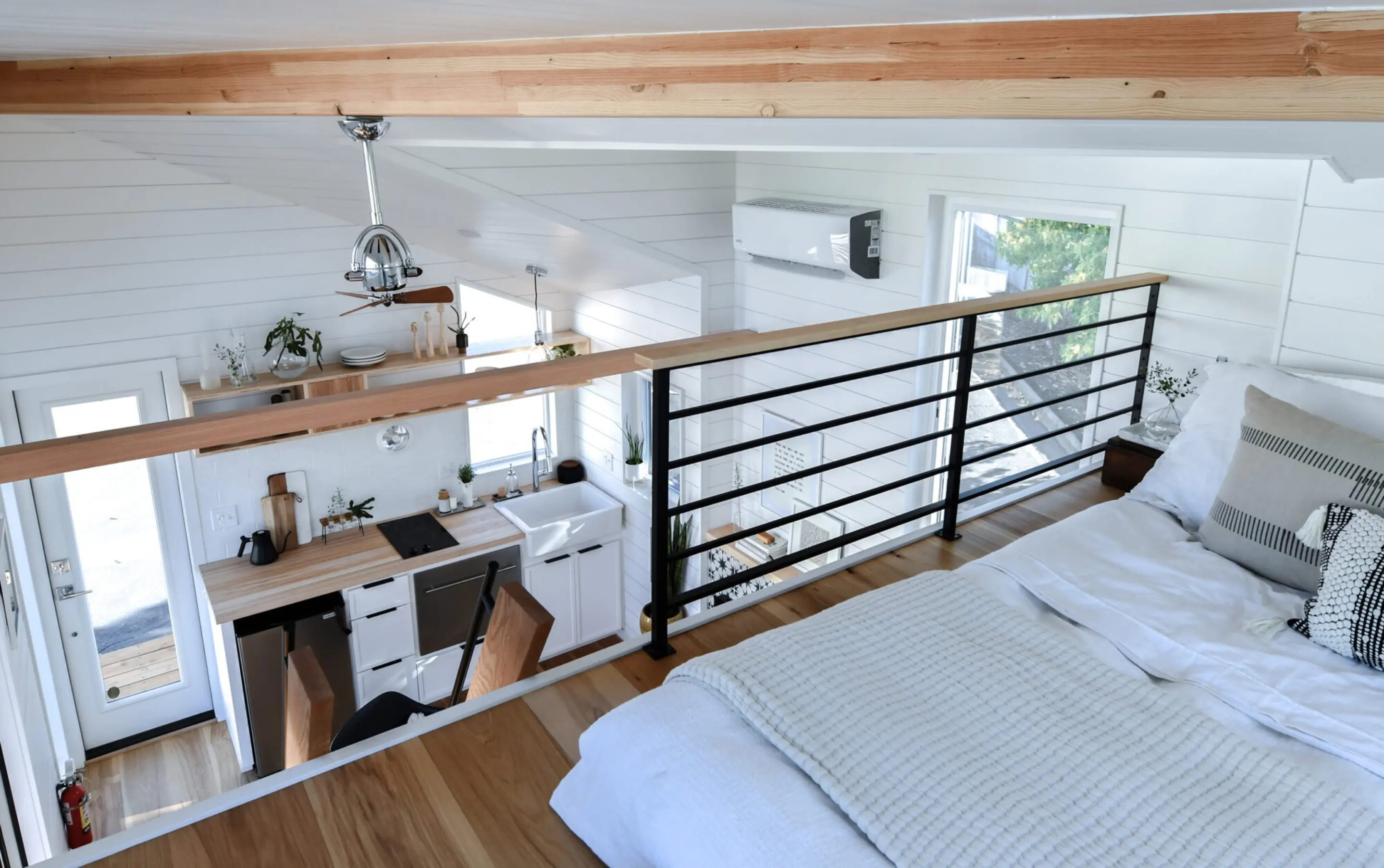 lit sur mezzanine tiny house 23m2 lit sur mezzanine tiny house 23m2