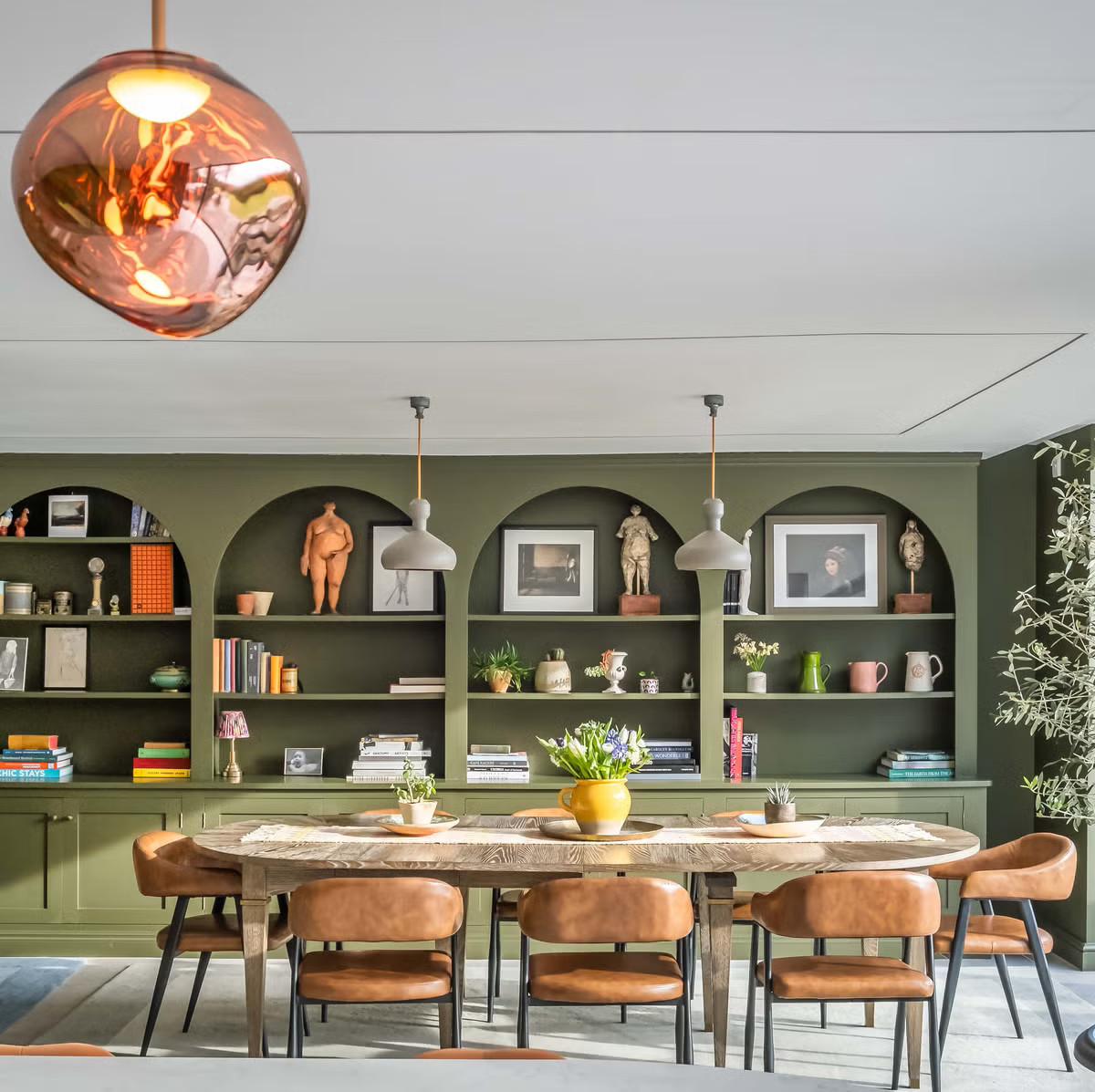 salle à manger avec bibliothèque décoration contemporaine colorée salle à manger avec bibliothèque décoration contemporaine colorée