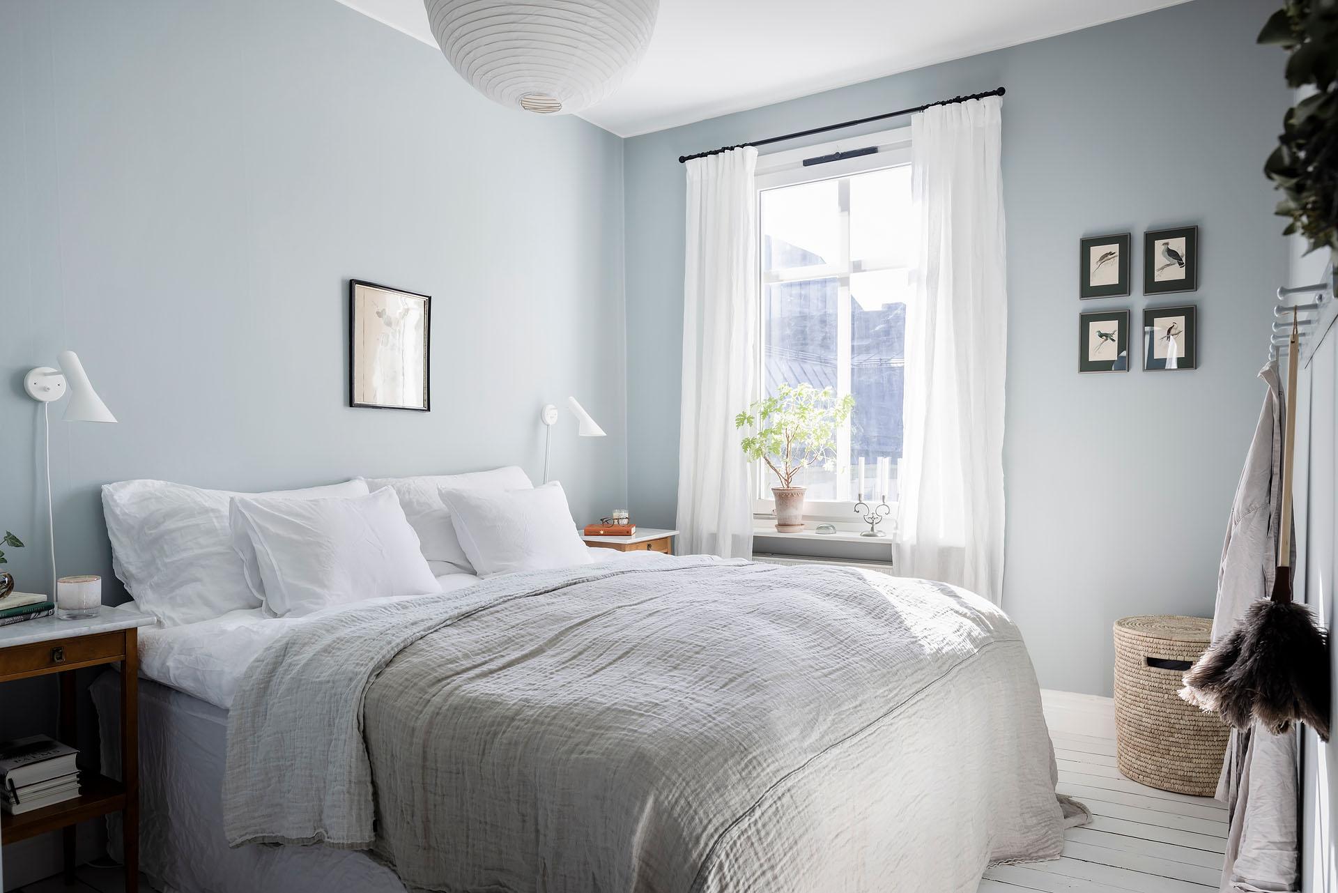 chambre murs bleu glacier