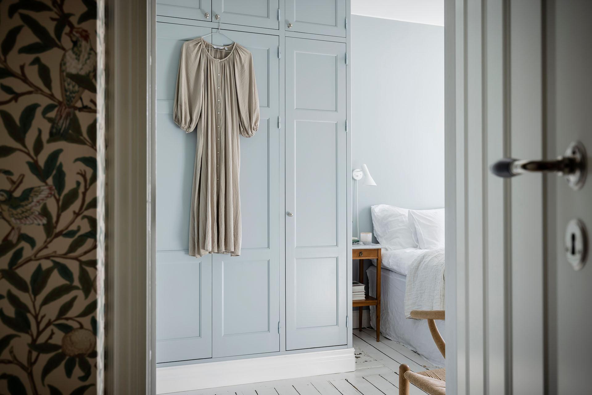 chambre murs bleu glacier