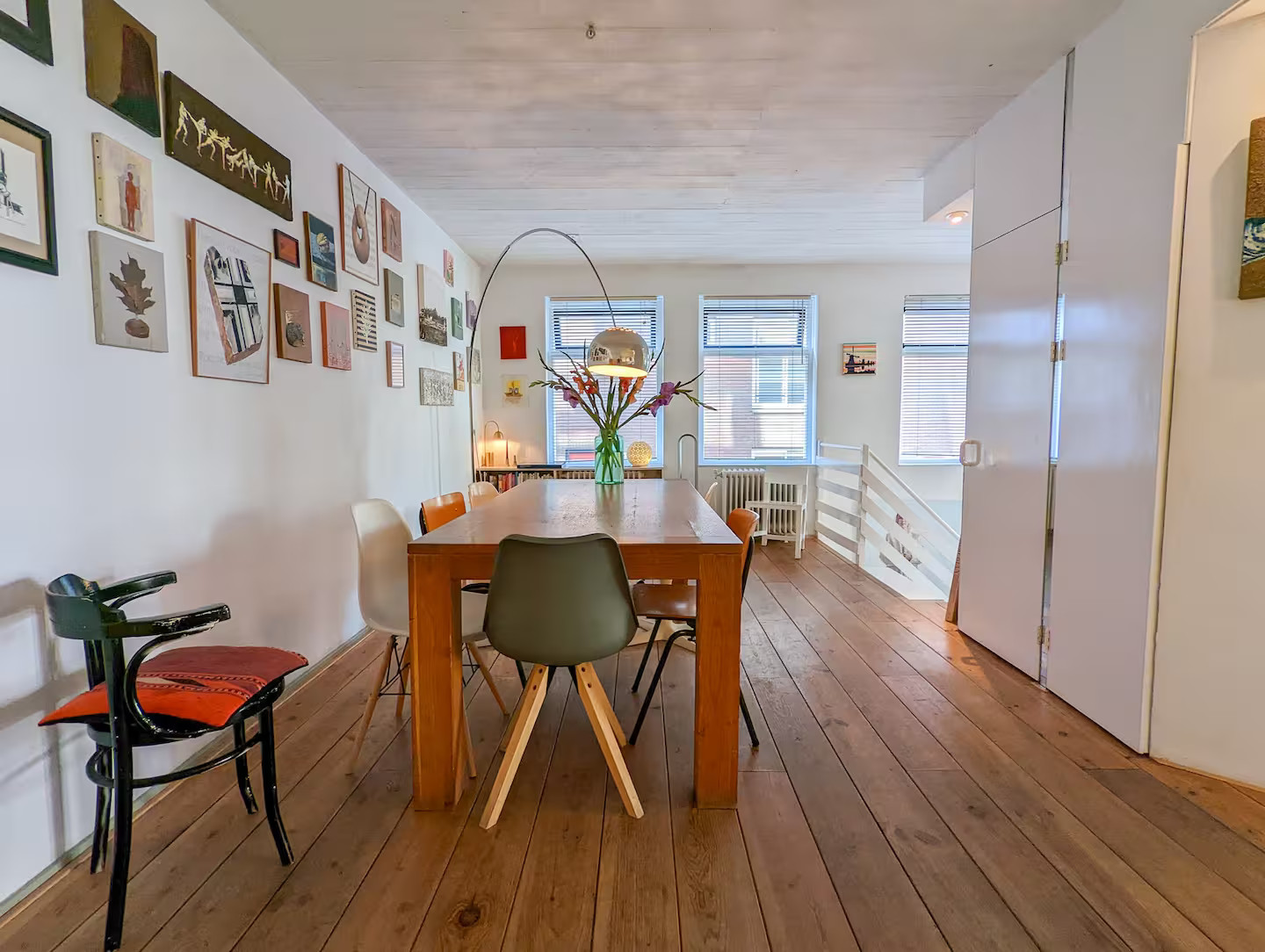 salle à manger décoration vintage appartement Amsterdam en duplex salle à manger décoration vintage appartement Amsterdam en duplex