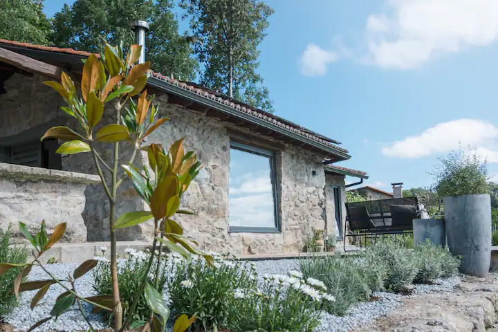 petite maison en pierres de 50m2 petite maison en pierres de 50m2