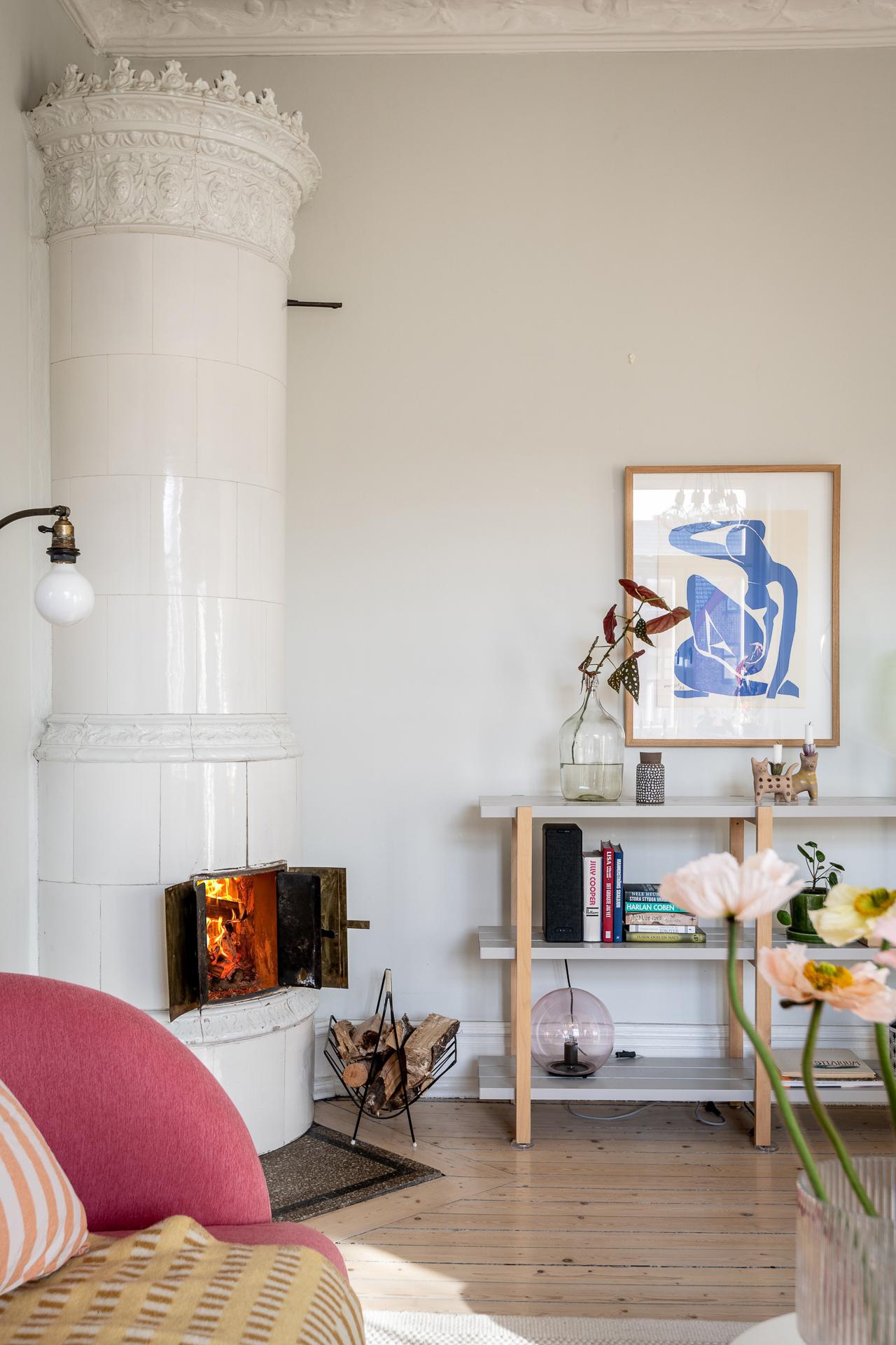 salon avec poêle scandinave décoration design appartement ancien de 87m2