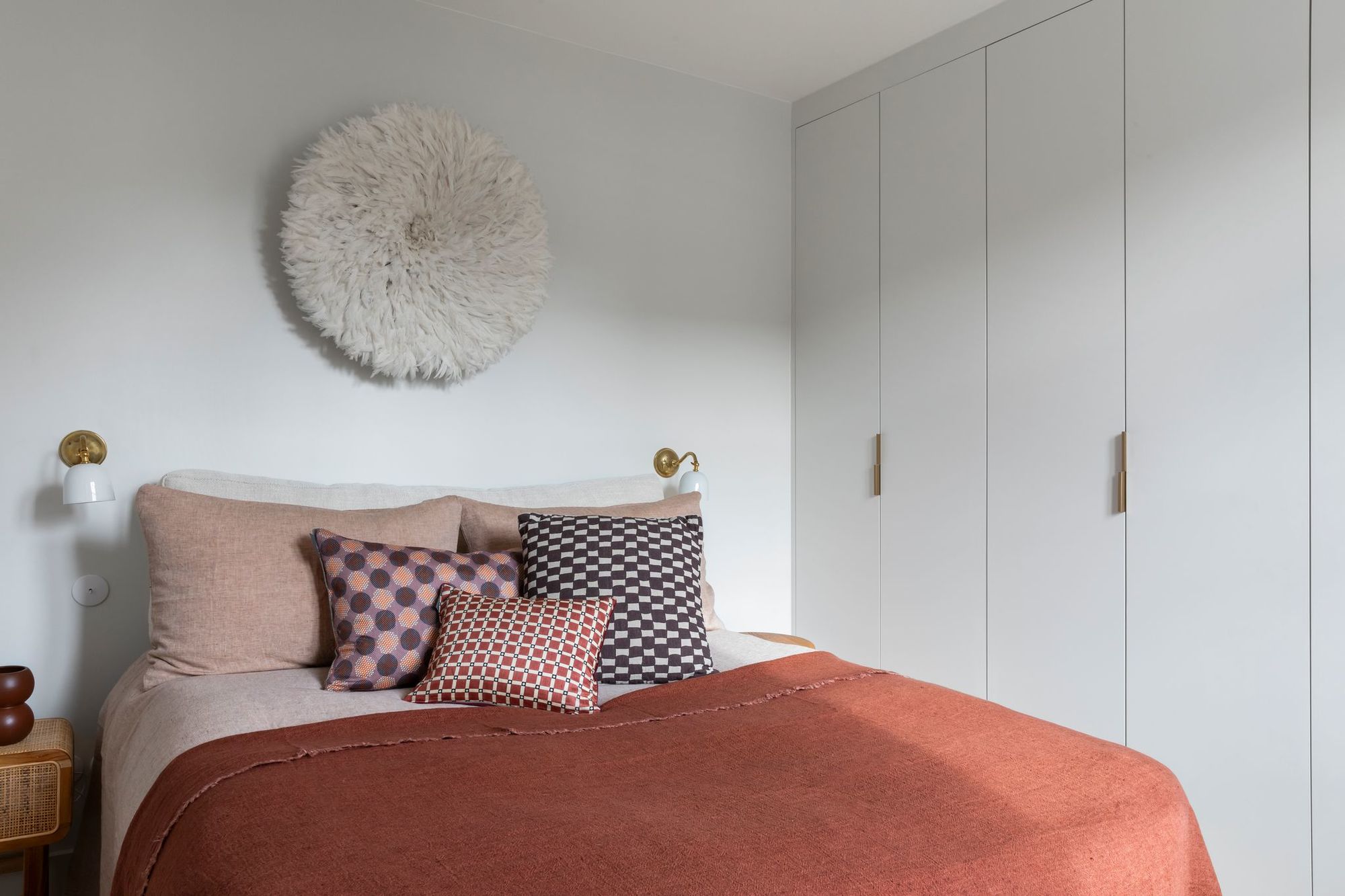 chambre décoration contemporaine petit appartement 50m2 Paris photo © Pauline Le Goff chambre décoration contemporaine petit appartement 50m2 Paris photo © Pauline Le Goff