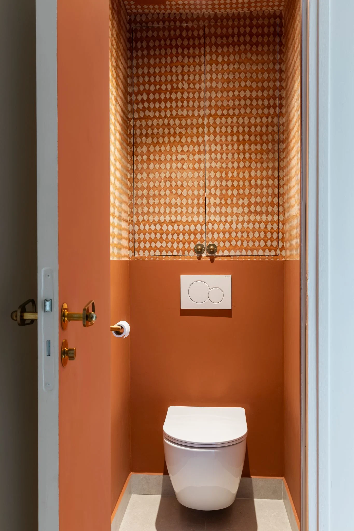 toilettes murs oranges décoration contemporaine photo © Pauline Le Goff toilettes murs oranges décoration contemporaine photo © Pauline Le Goff