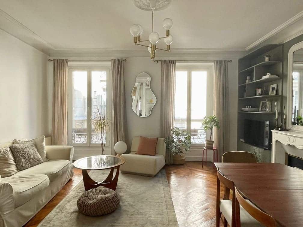 salon avec cheminée ancienne en marbre appartement Paris rénové photo : Happy Pog salon avec cheminée ancienne en marbre appartement Paris rénové photo : Happy Pog