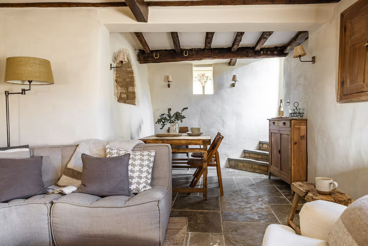 salon avec poutres maison en pierres cottage Cotswolds Angleterre Hoo Cottage