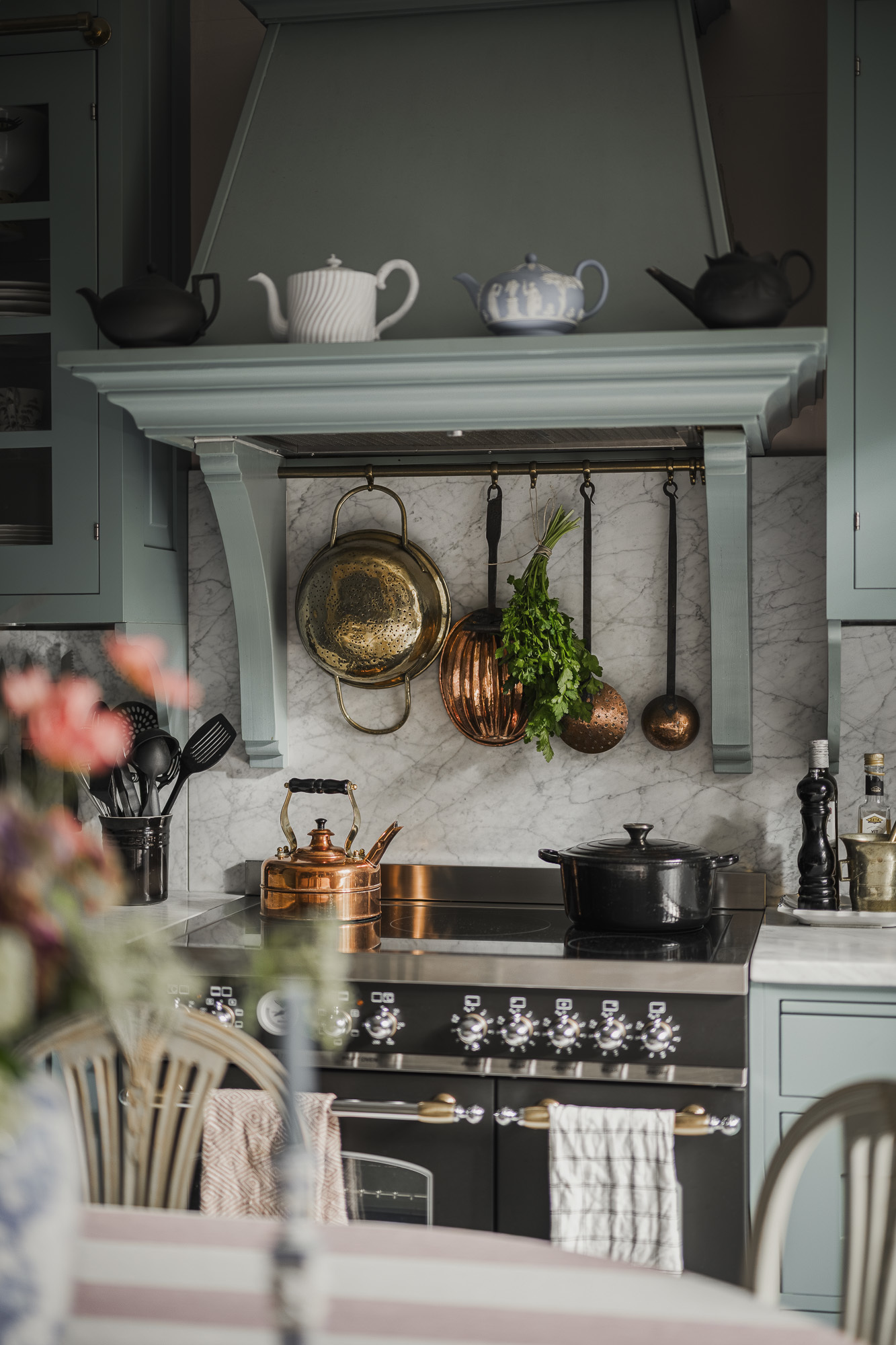 cuisine verte campagne trois-pièces décoration élégante cuisine verte campagne trois-pièces décoration élégante