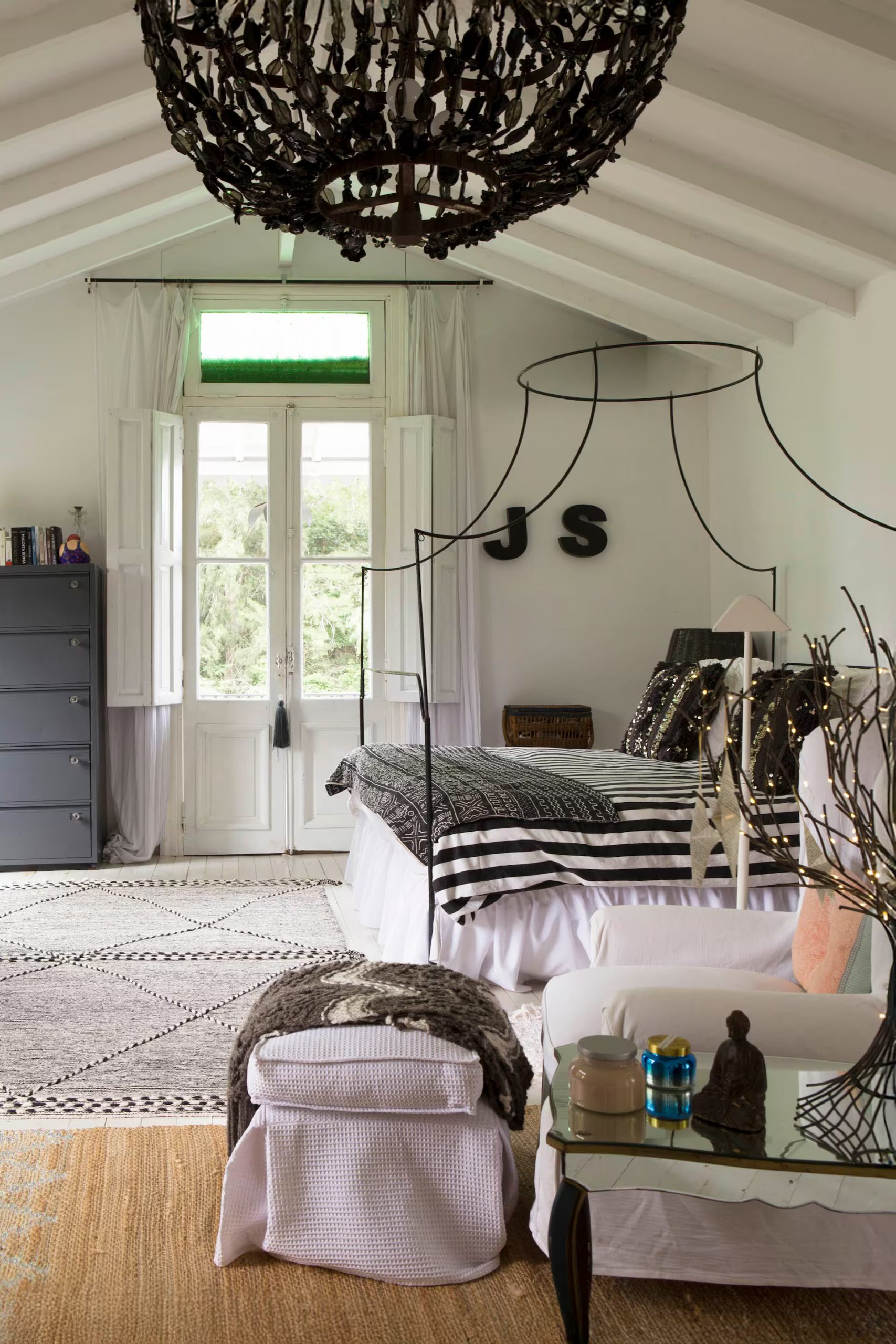 chambre avec poutres blanches décoration rustique chic chambre avec poutres blanches décoration rustique chic
