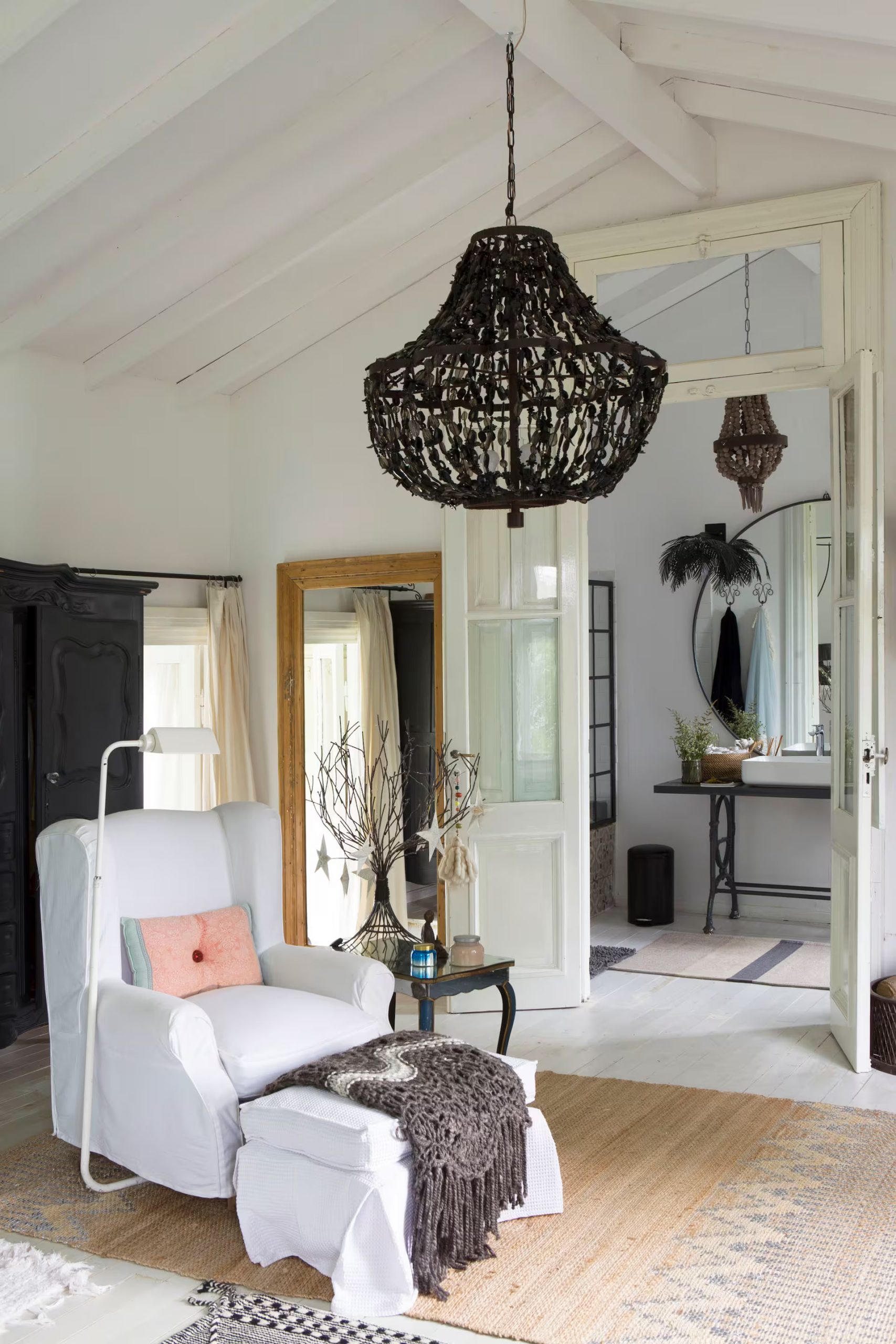 chambre avec poutres blanches décoration rustique chic chambre avec poutres blanches décoration rustique chic