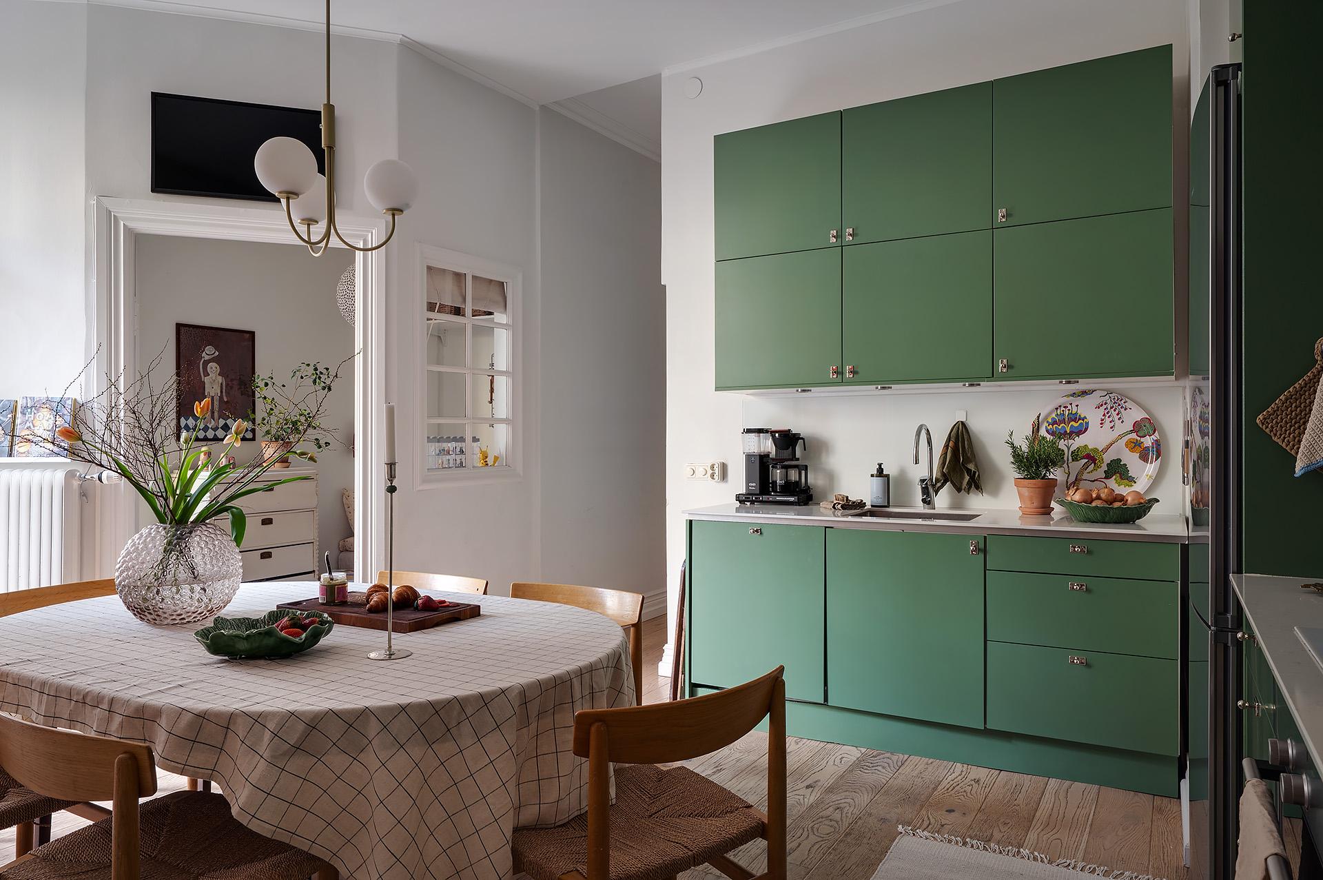 cuisine verte et salle à manger décoration scandinave