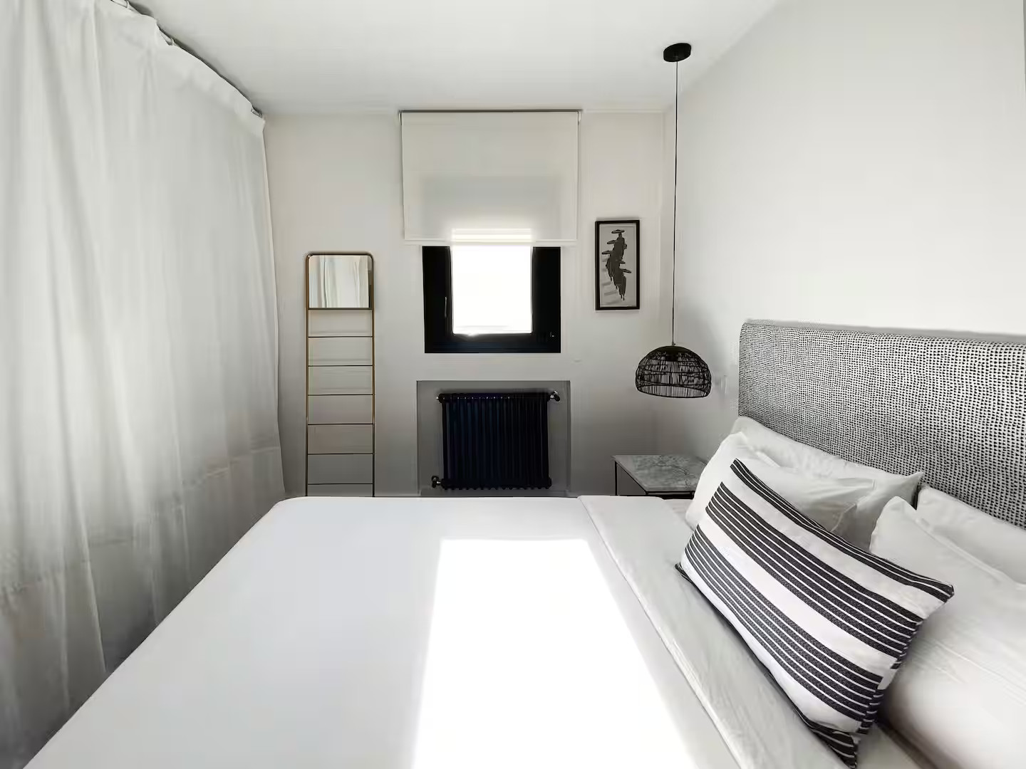 chambre blanche minimaliste