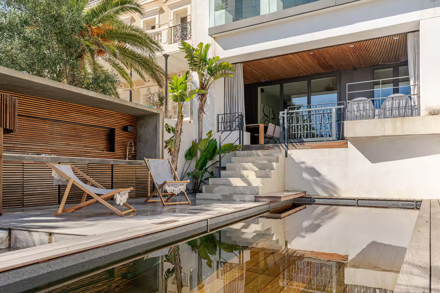 jardin avec piscine couloir de nage et cuisine d jardin avec piscine couloir de nage et cuisine d'été