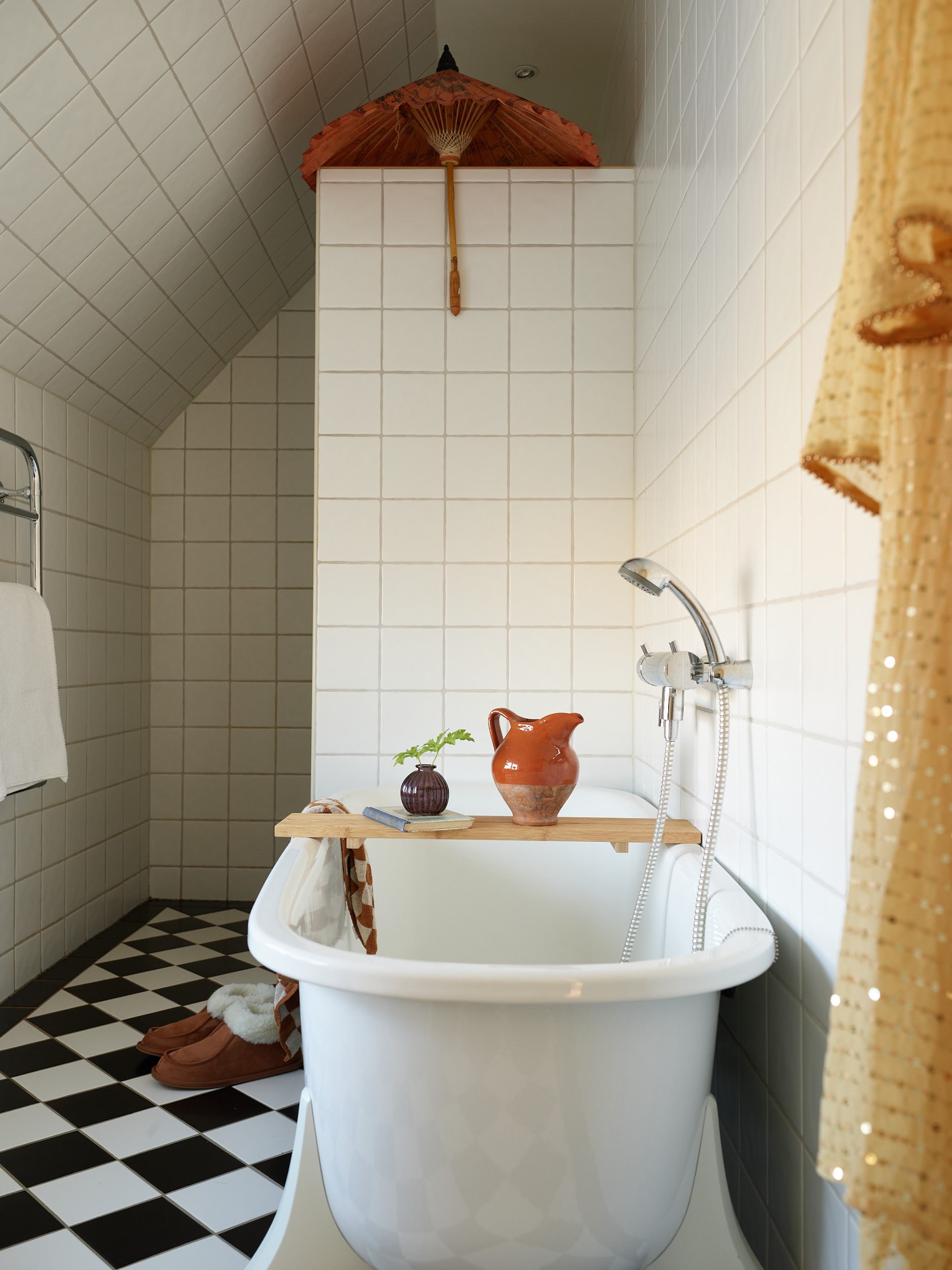salle de bain rétro sol damier noir et blanc salle de bain rétro sol damier noir et blanc