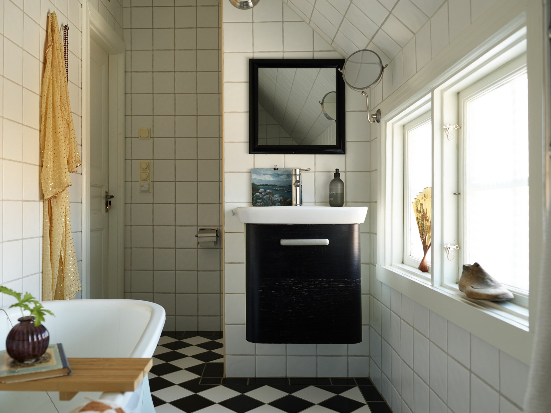 salle de bain rétro sol damier noir et blanc salle de bain rétro sol damier noir et blanc