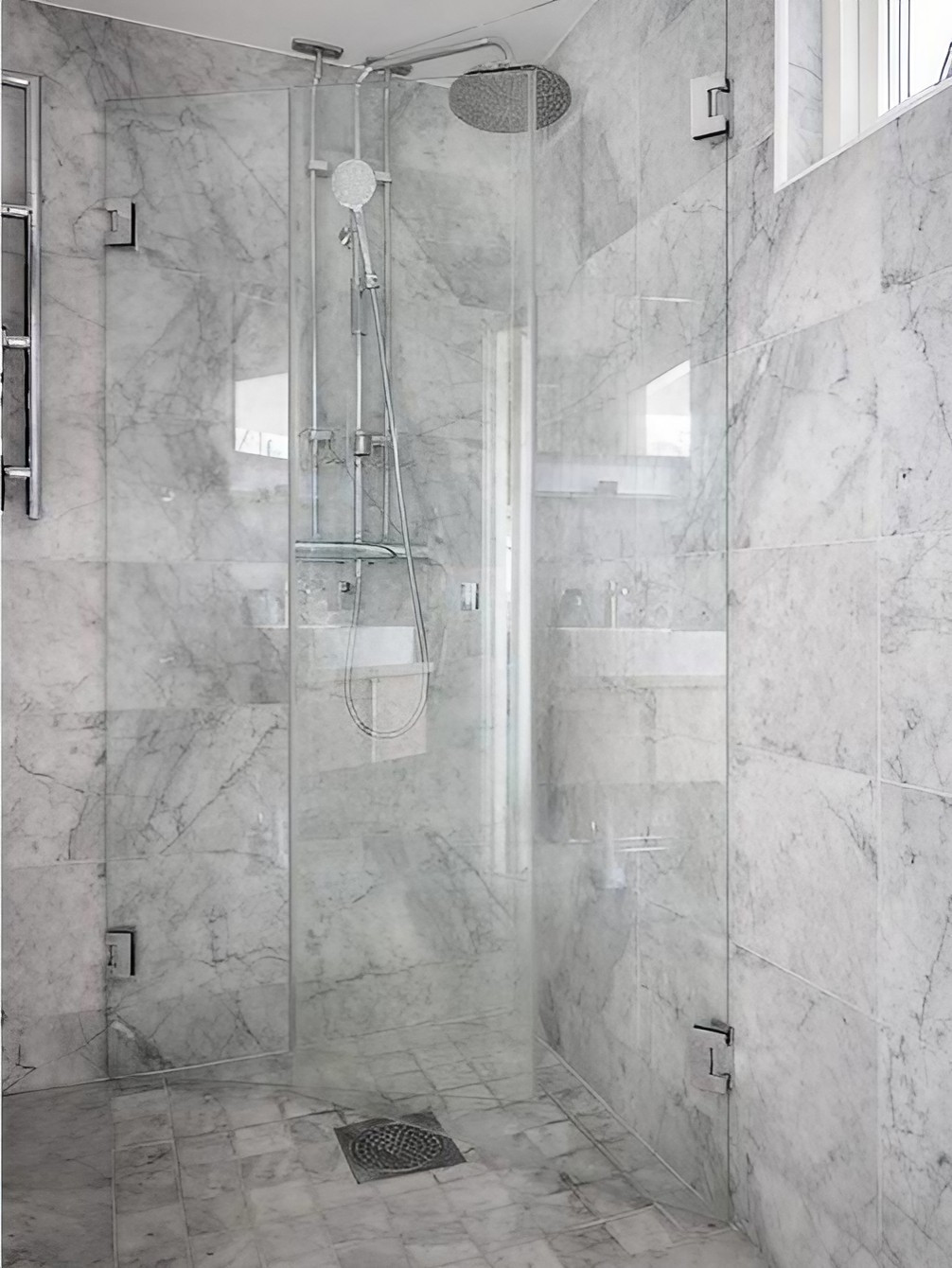 salle de bain marbre gris
