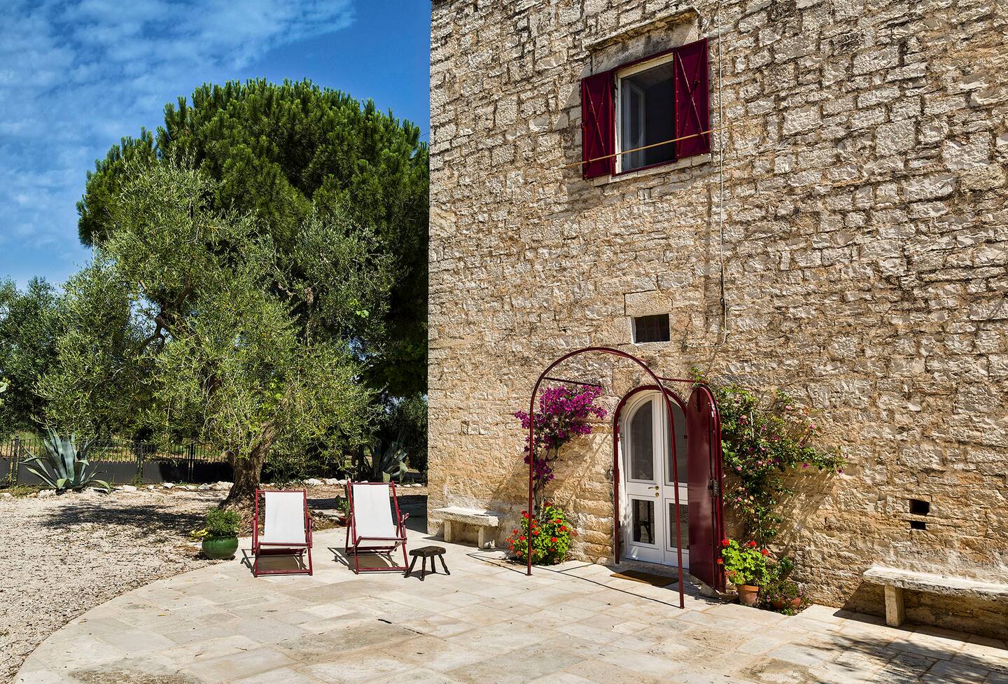maison ancienne en pierres Pouilles