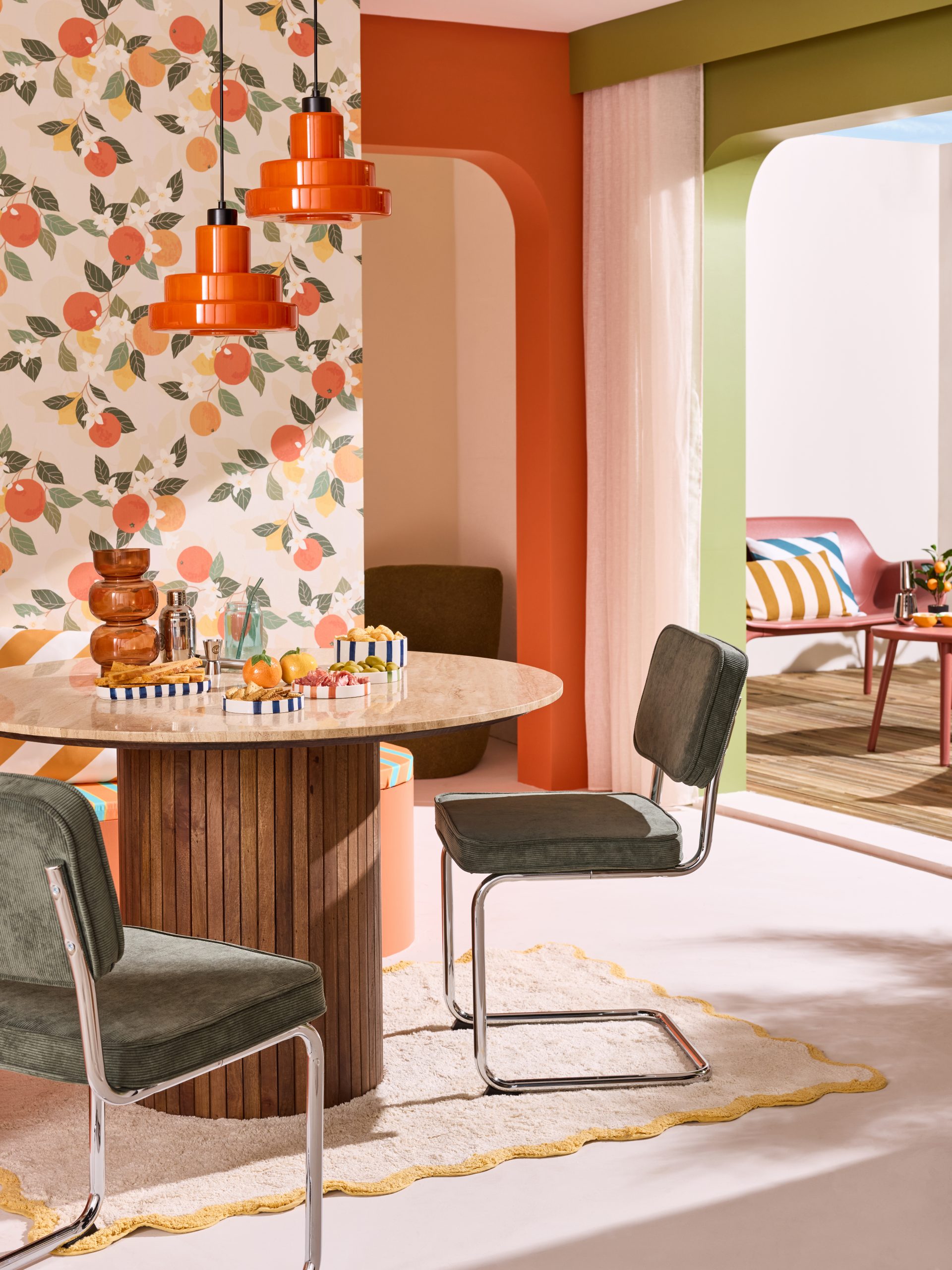 salle à manger avec terrasse décoration colorée La Dolce Vita style French Riviera par 4 Murs salle à manger avec terrasse décoration colorée La Dolce Vita style French Riviera par 4 Murs