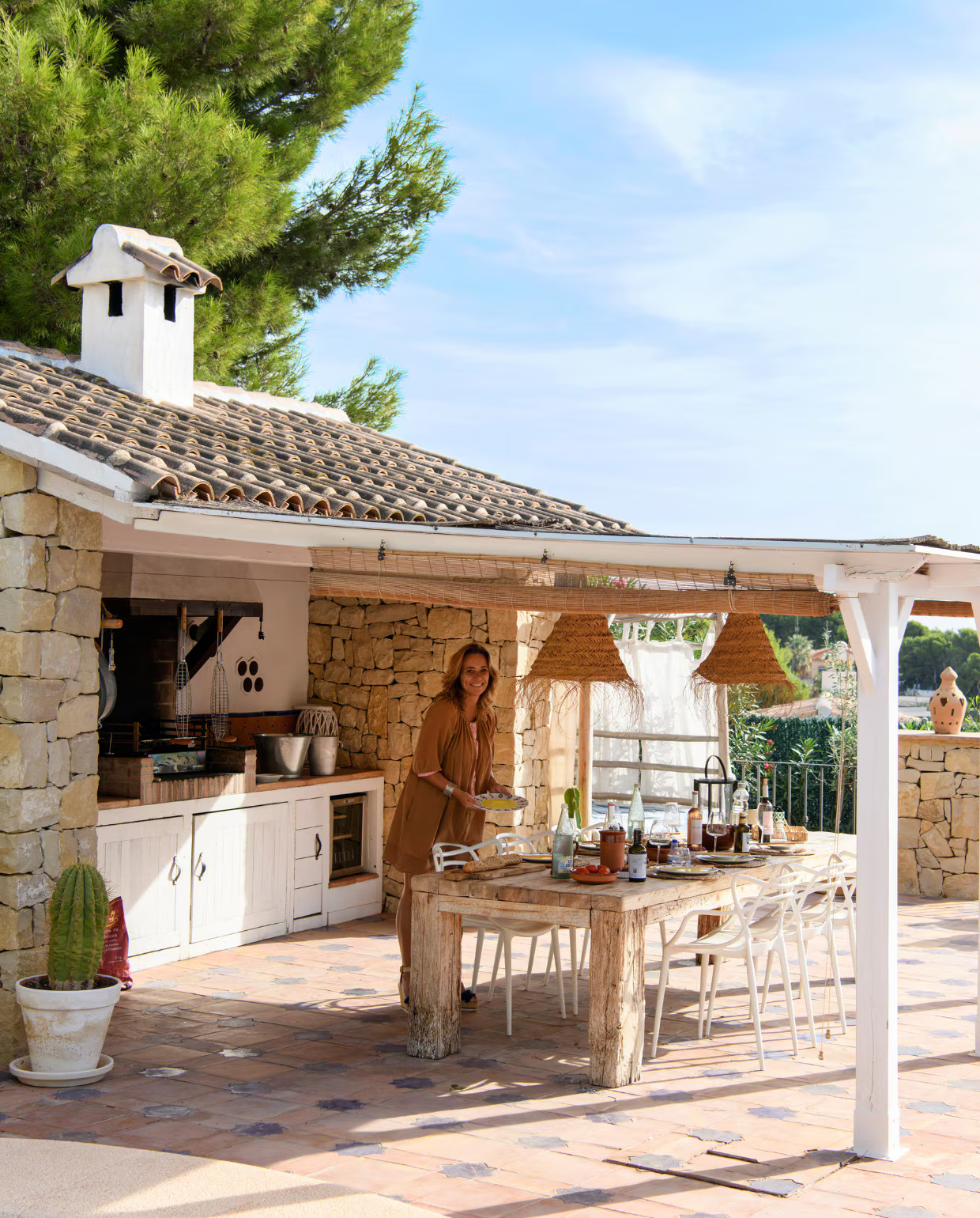 terrasse couverte avec cuisine d'été maison de vacances en Espagne