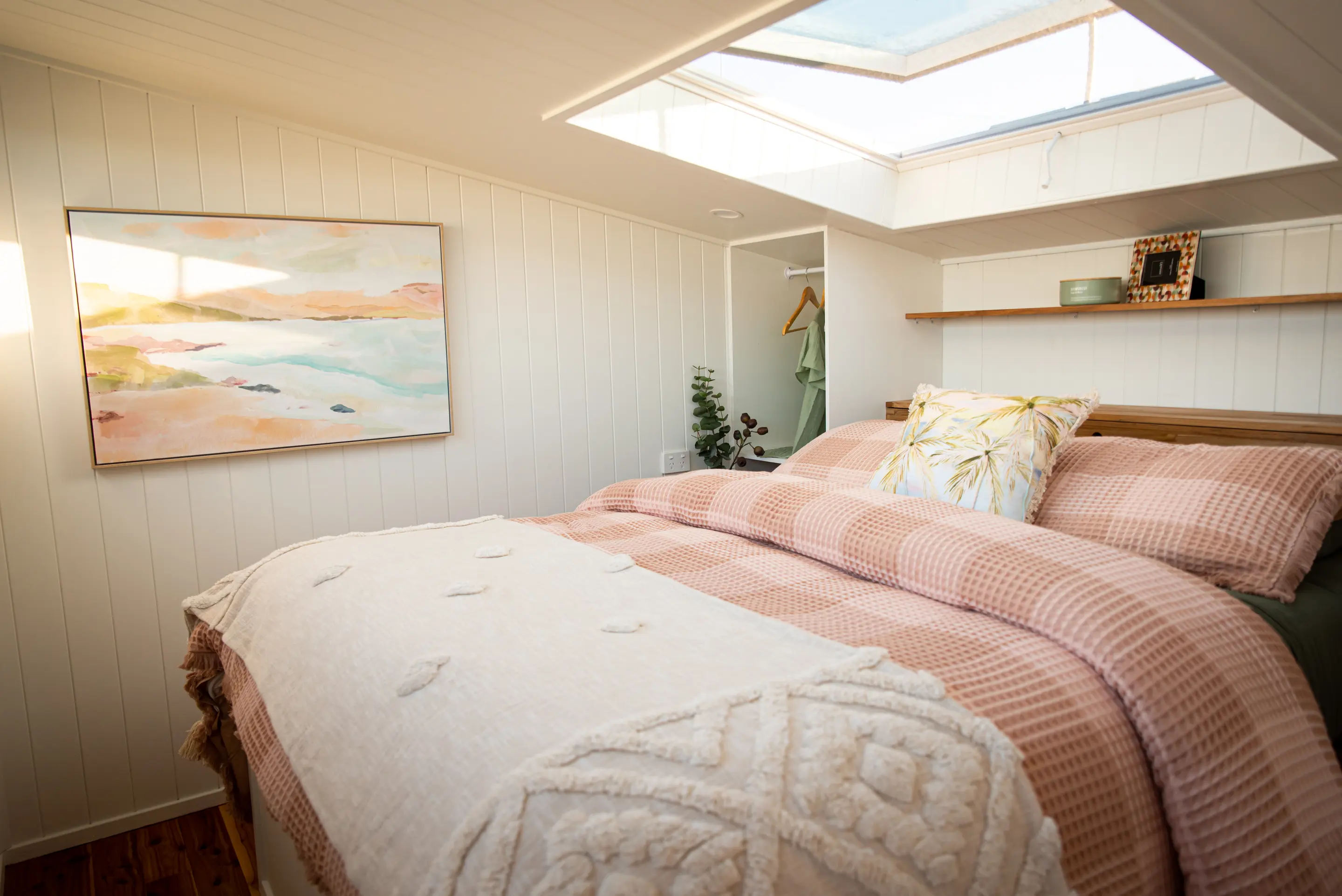 chambre petite maison mobile modèle Kookaburra par Unplgd chambre petite maison mobile modèle Kookaburra par Unplgd