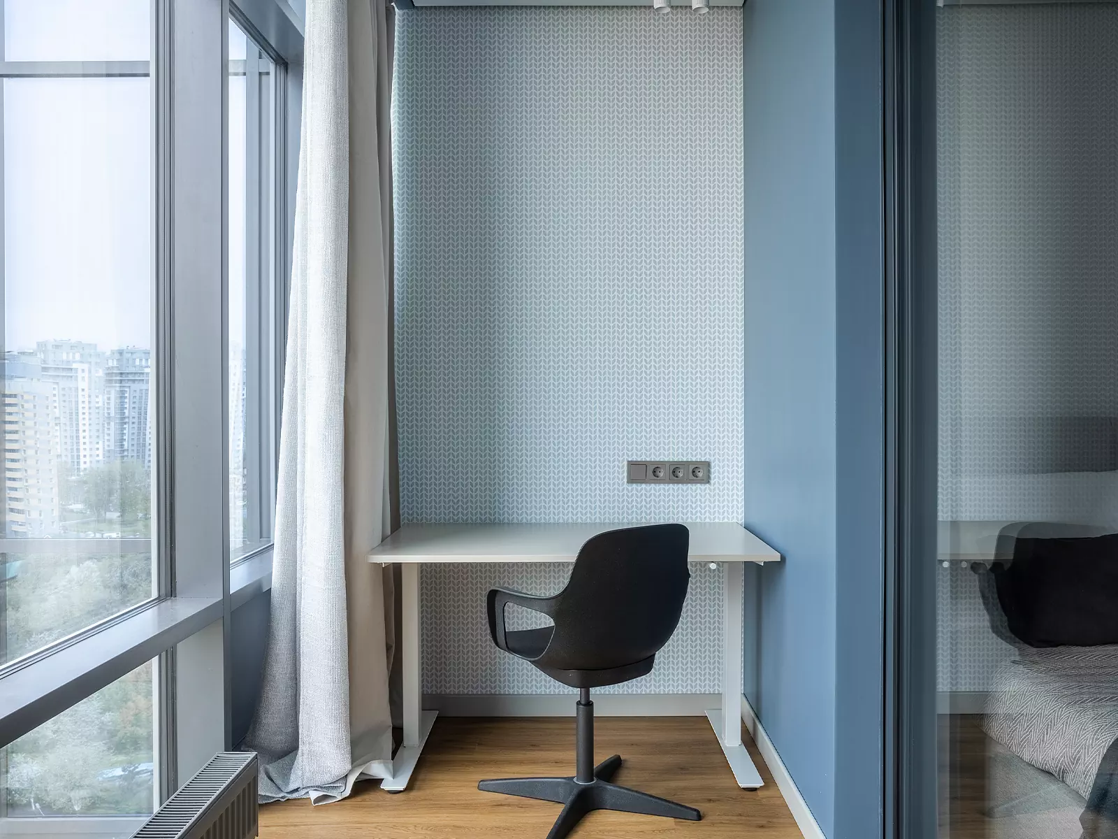 bureau sur loggia fermée
