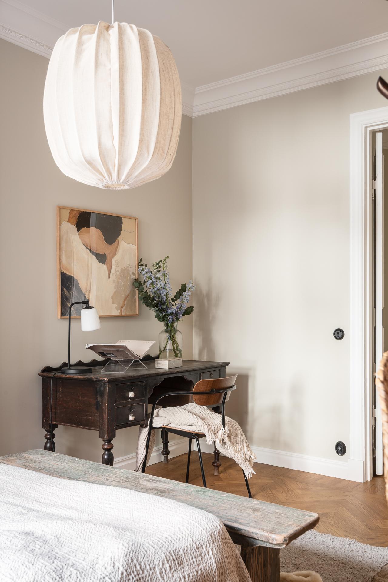chambre murs beiges